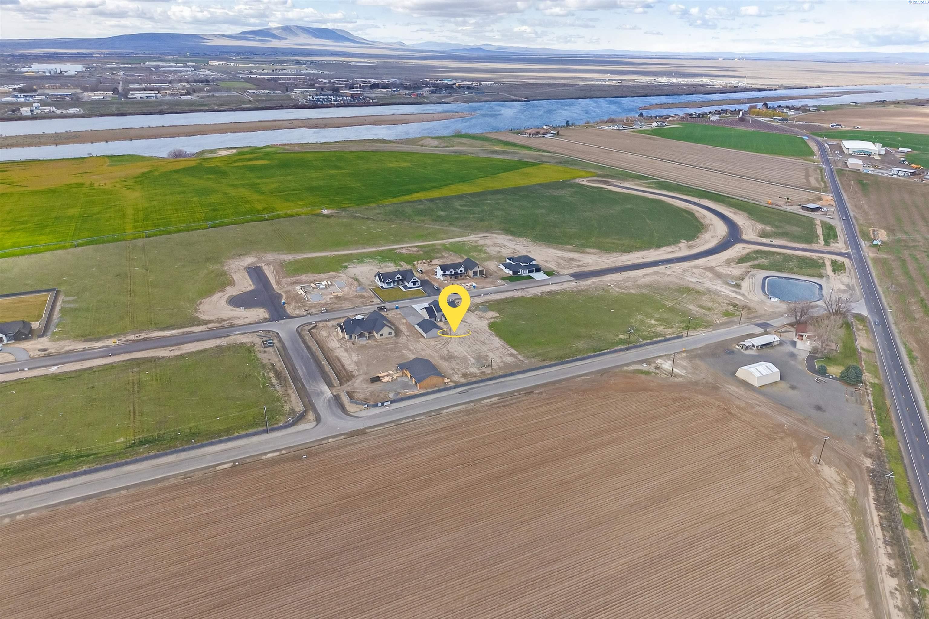 184 Taylor Ln, Pasco, WA 99301