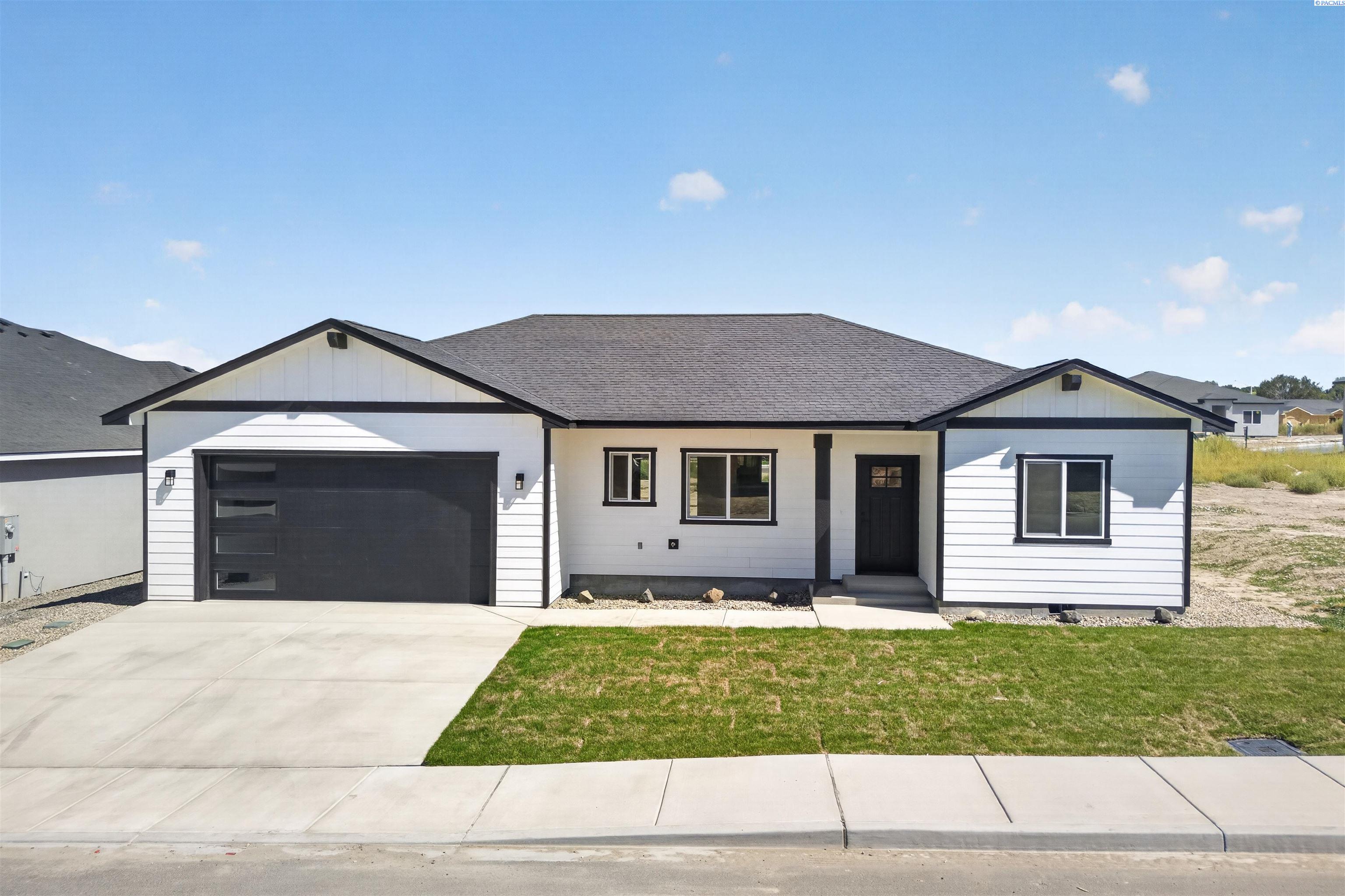 2nd image of 312 Hogan St, Sunnyside, WA 98944 | MLS# 292864