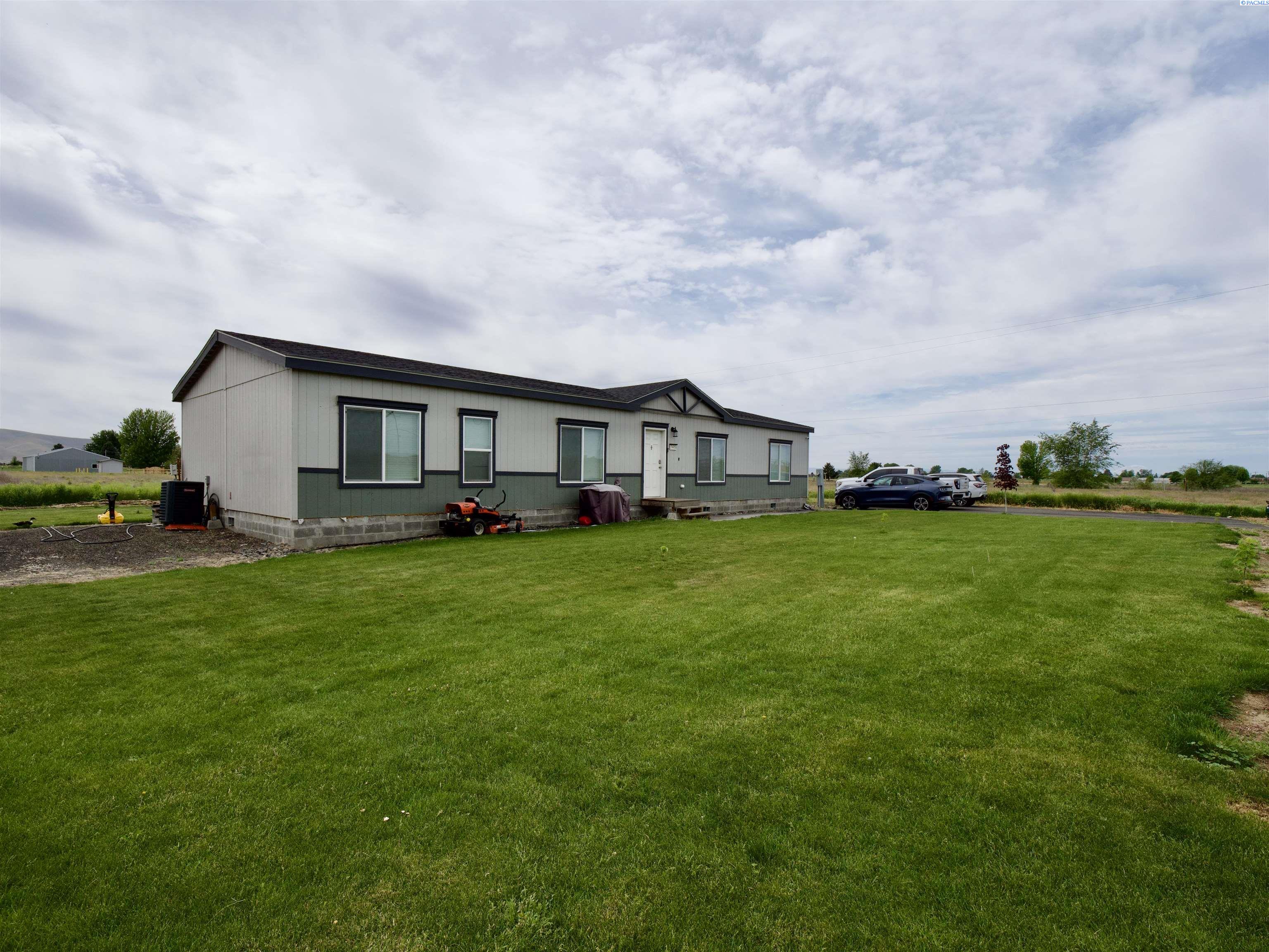 174958 Apricot Rd, Grandview, WA 98930