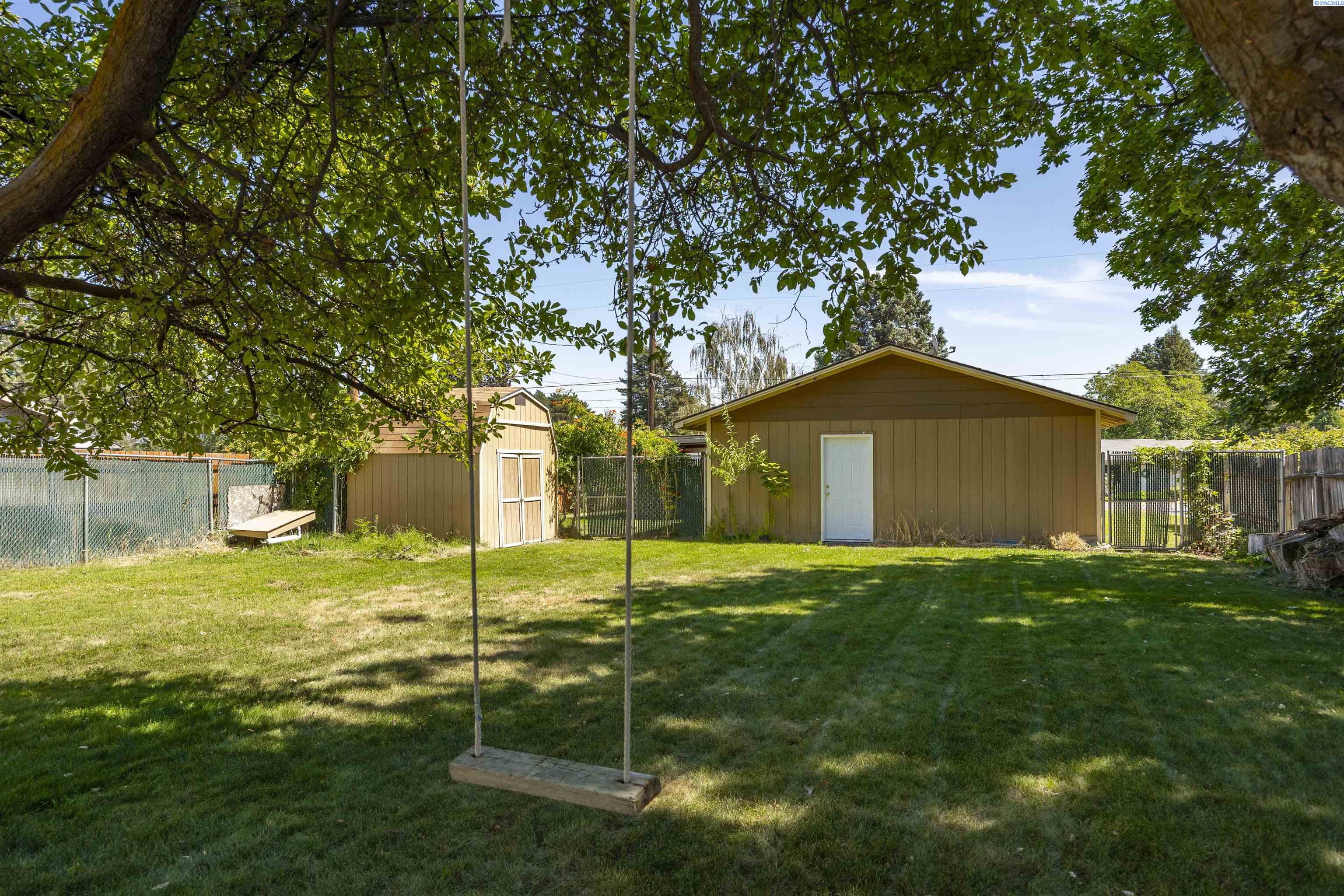 491 S 41st Ave, West Richland, WA 99353
