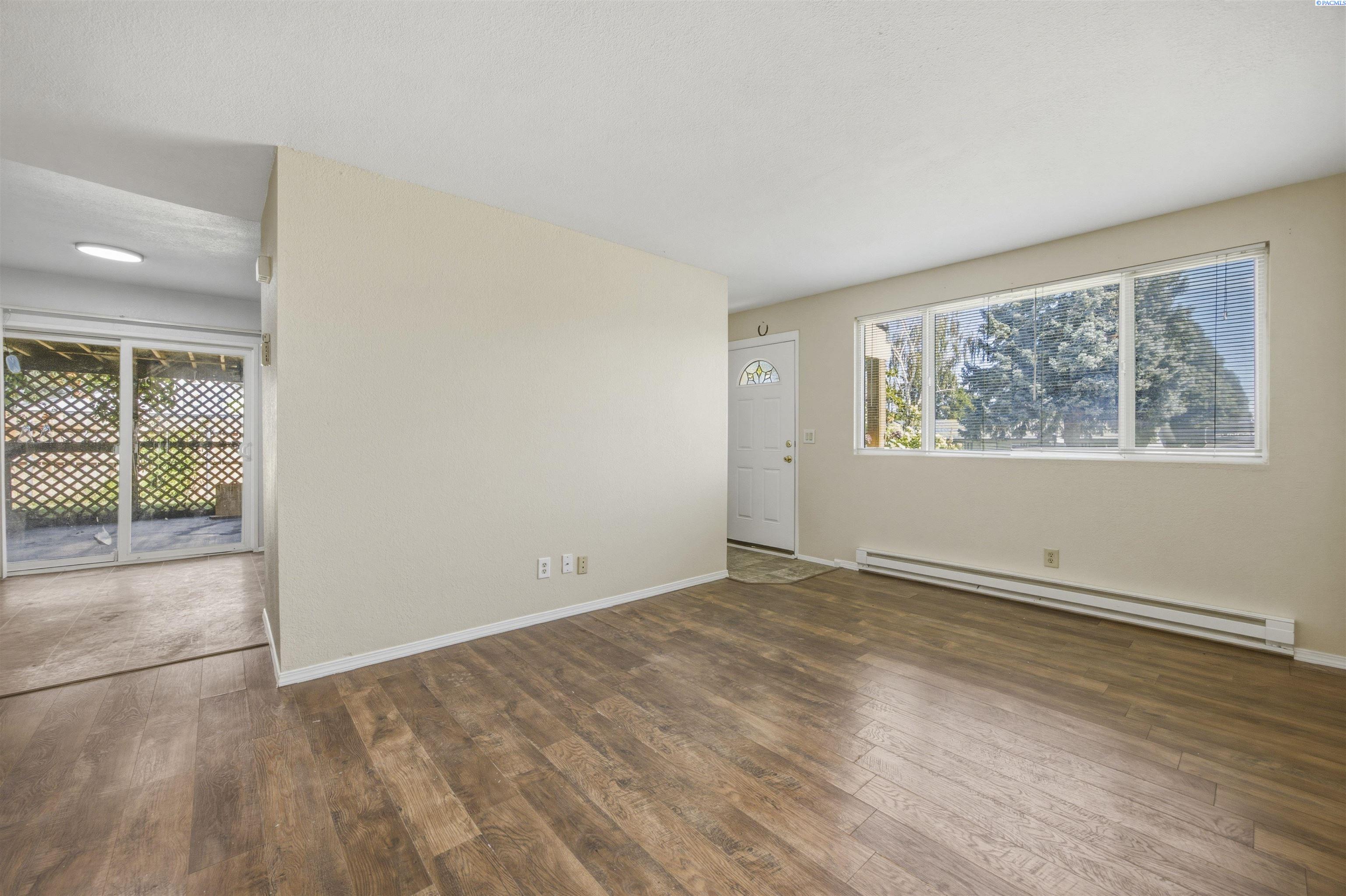491 S 41st Ave, West Richland, WA 99353