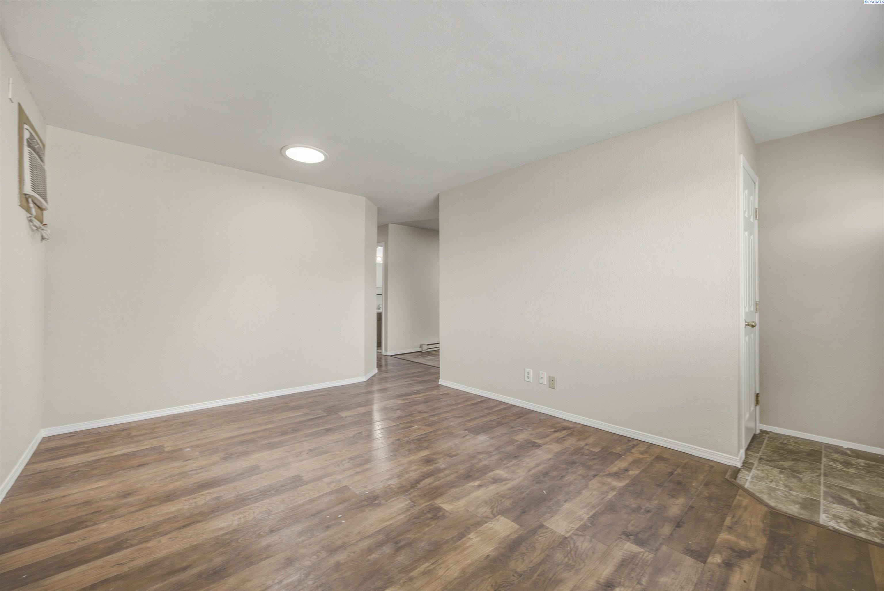 491 S 41st Ave, West Richland, WA 99353