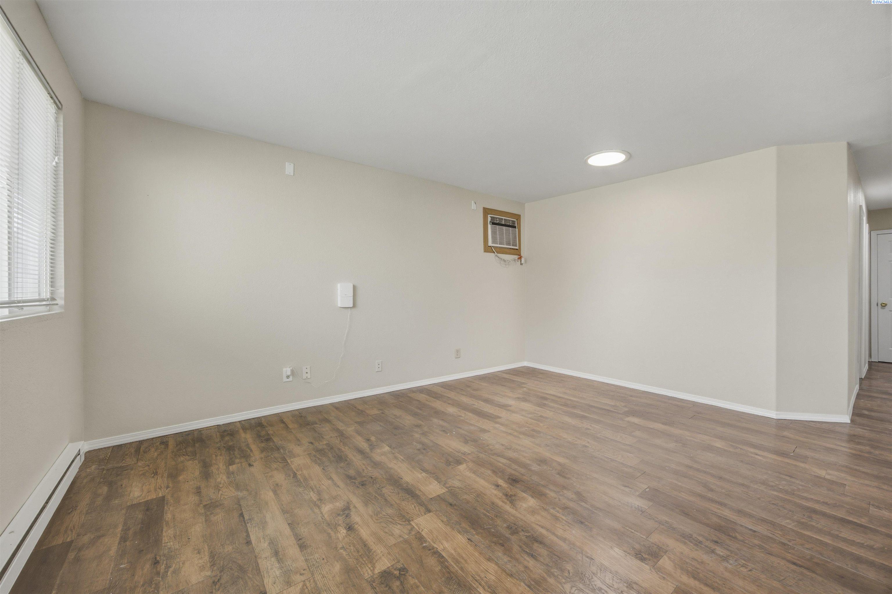 491 S 41st Ave, West Richland, WA 99353