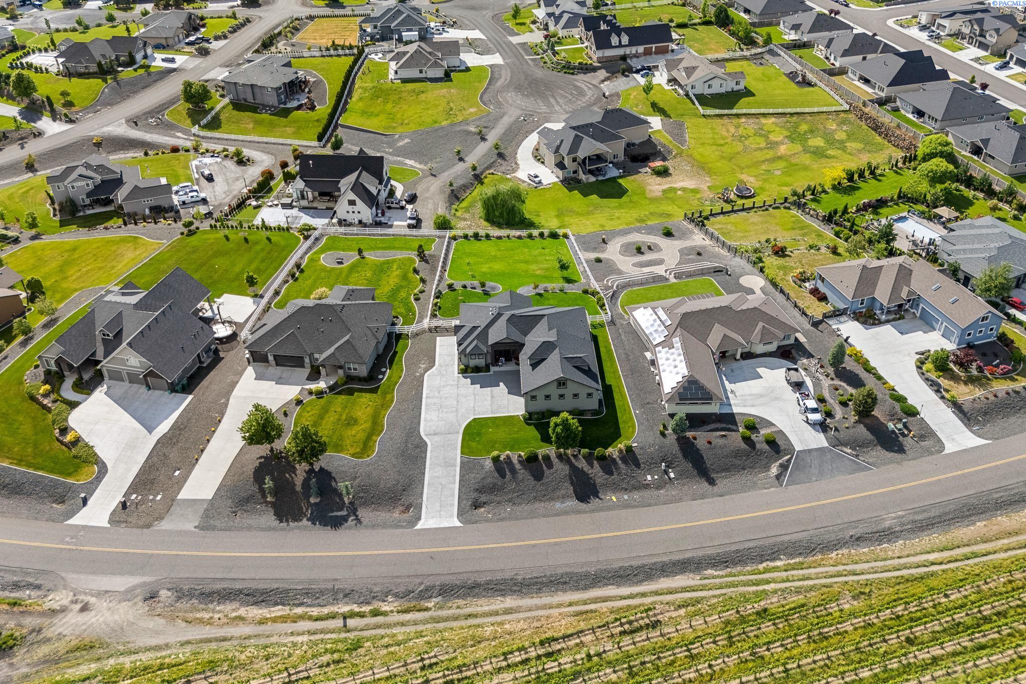 3006 Bermuda Rd, Kennewick, WA 99338