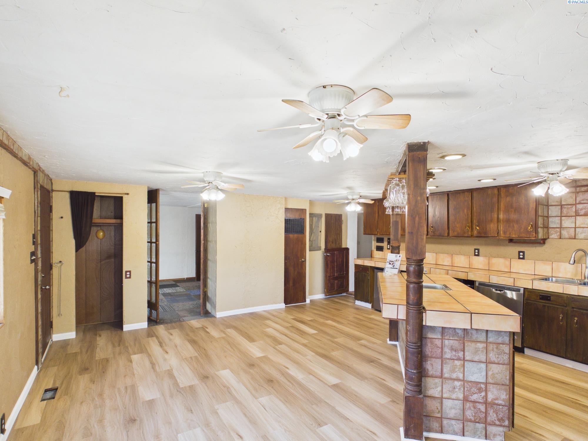 414 23rd Ave, Pasco, WA 99301