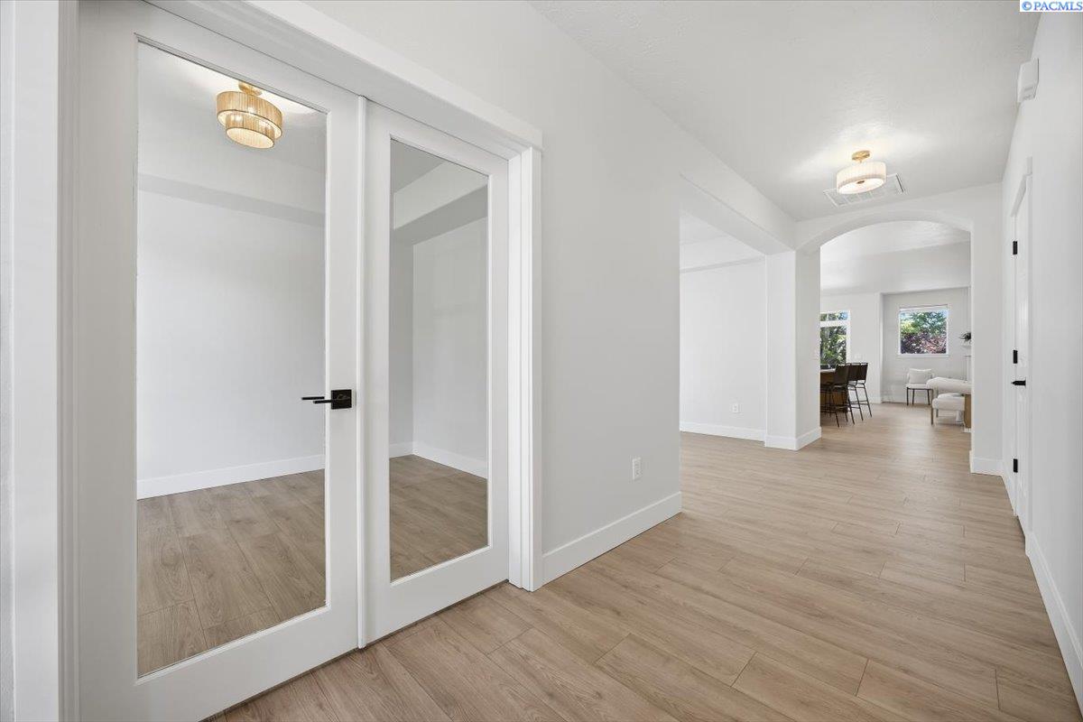 2794 Sawgrass Lp, Richland, WA 99354