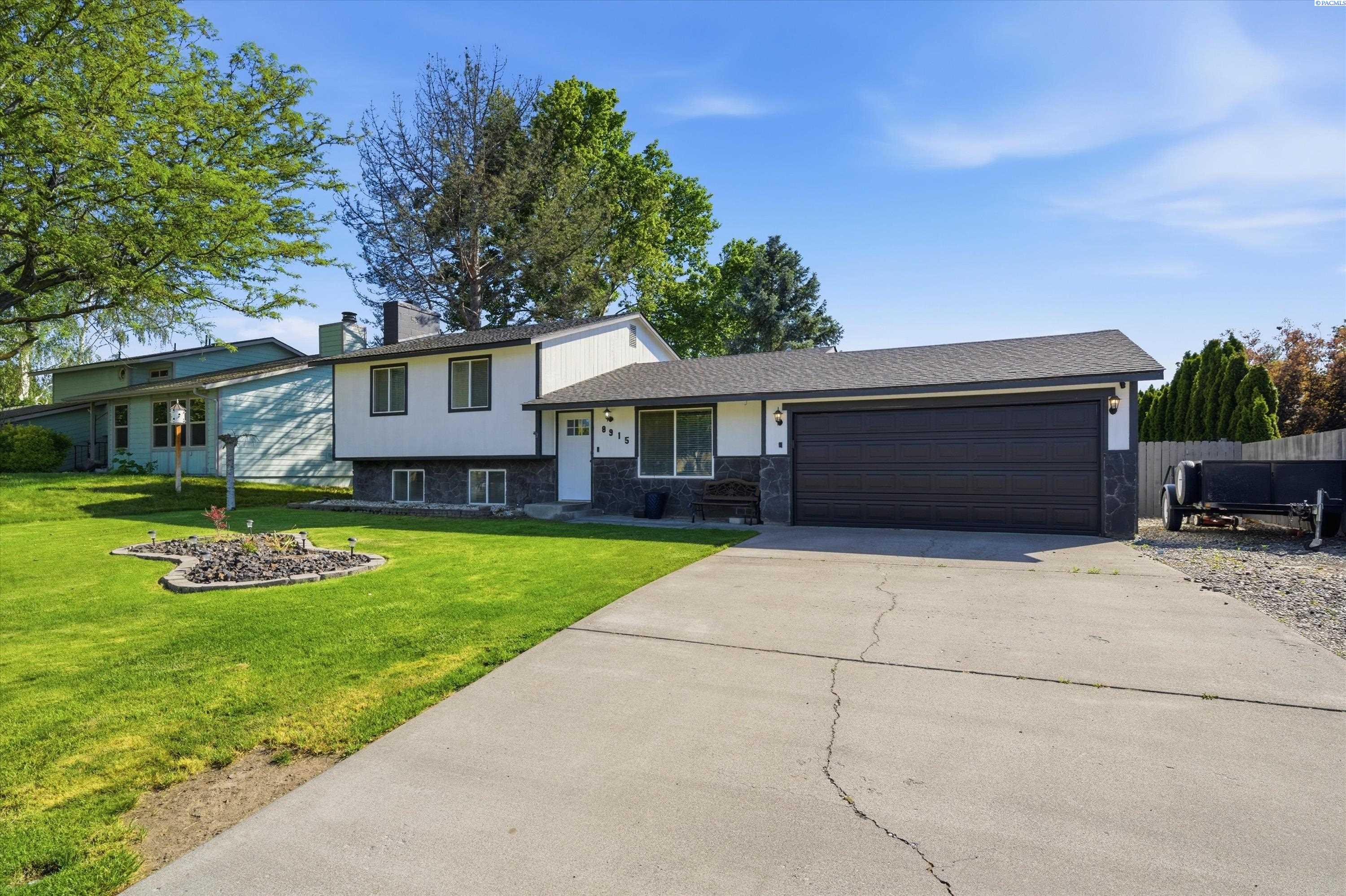 8915 Deschutes Ave, Kennewick, WA 99336