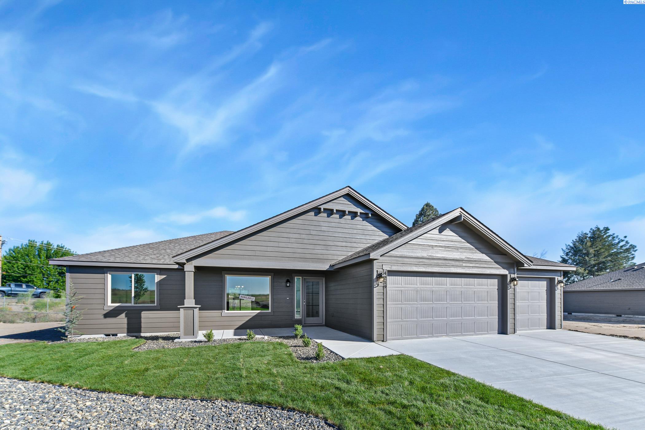 4219 Road 104 , Pasco, WA 99301