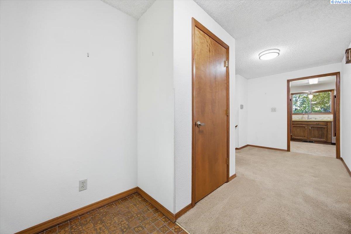 1924 Orchard Way, Richland, WA 99352