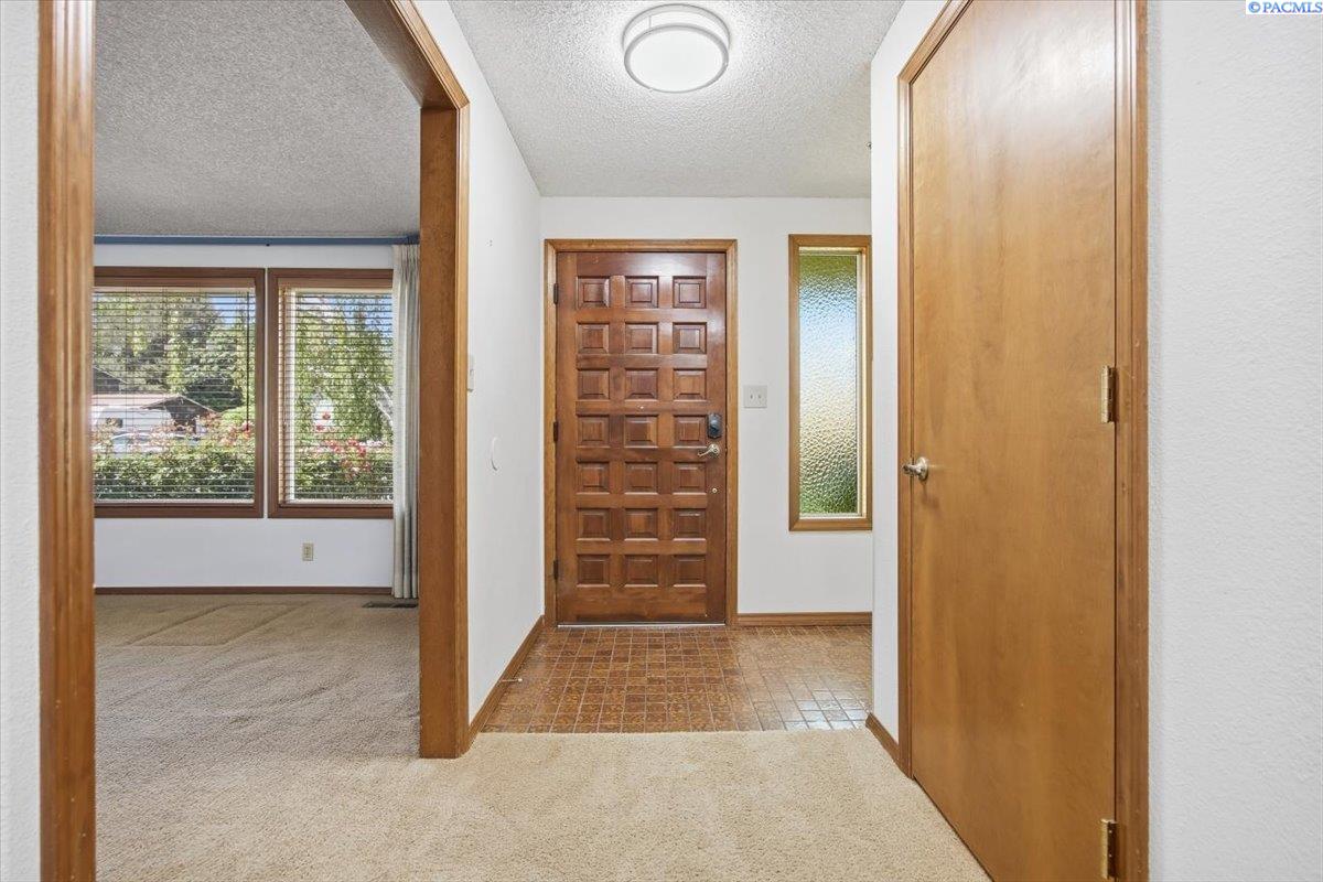 1924 Orchard Way, Richland, WA 99352