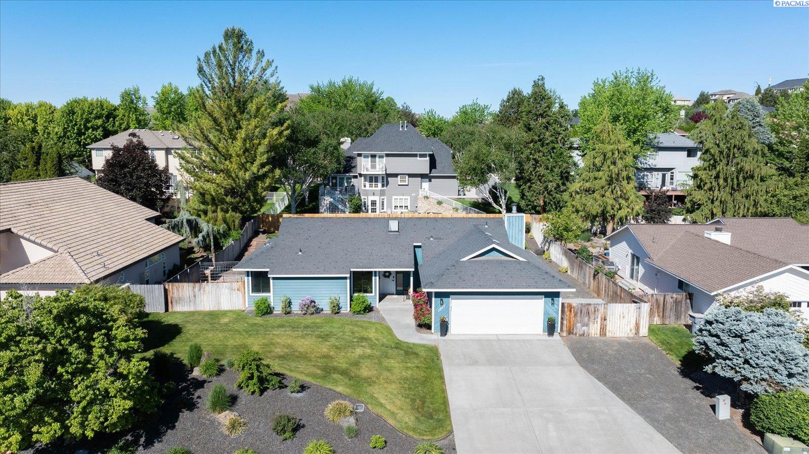 1325 Adair Dr, Richland, WA 99352