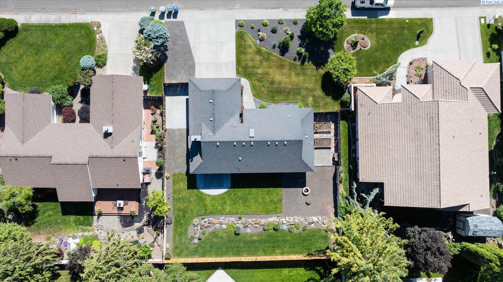 1325 Adair Dr, Richland, WA 99352