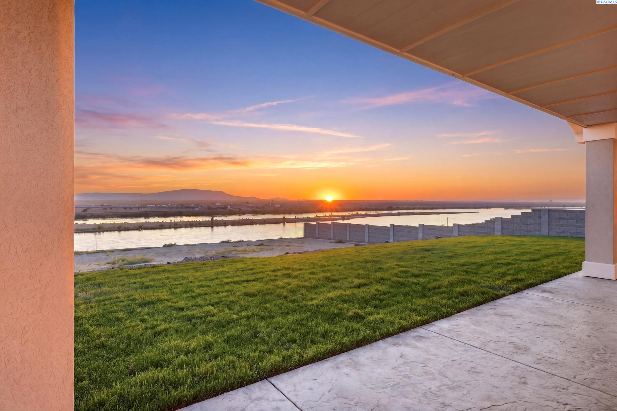 359 Panoramic Dr, Pasco, WA 99336-5011