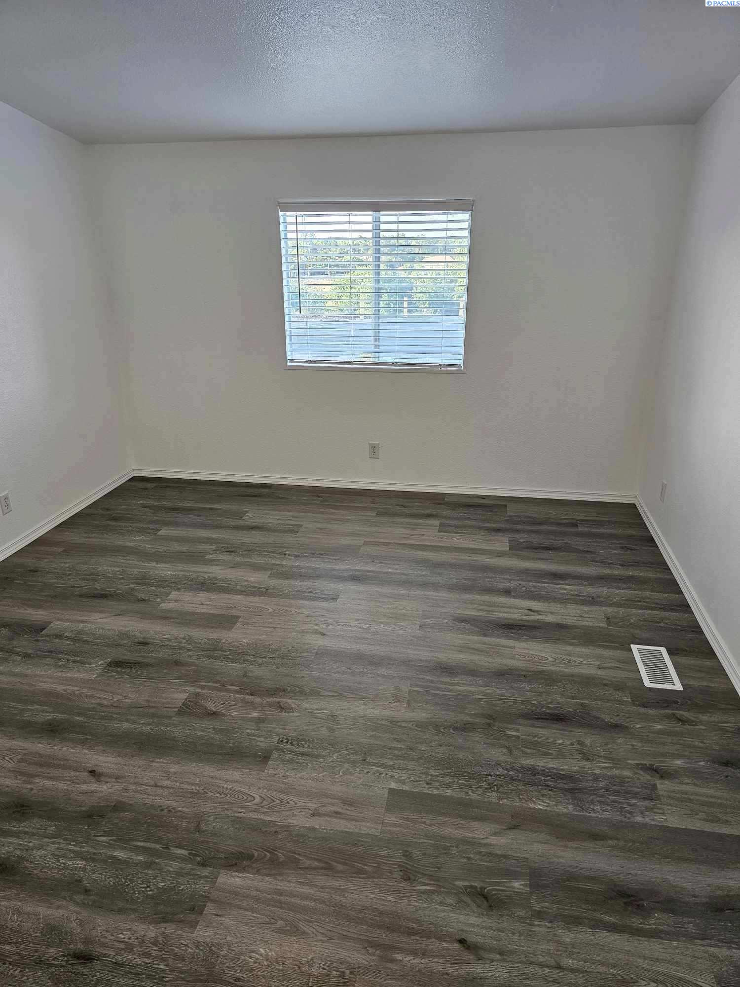 2407 Horizon View Ln, Richland, WA 99352