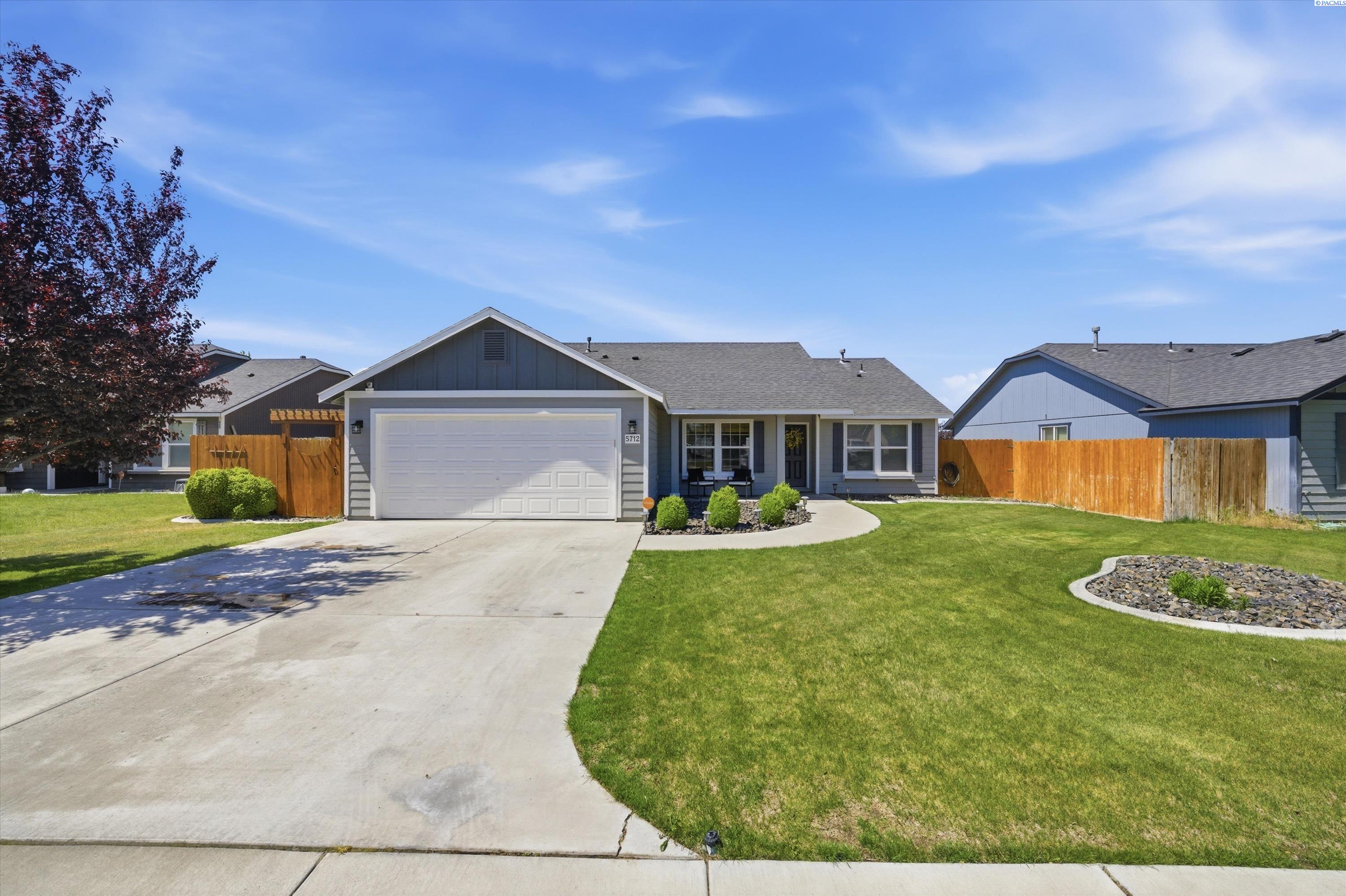 5712 Maryhill Ln, Pasco, WA 99301