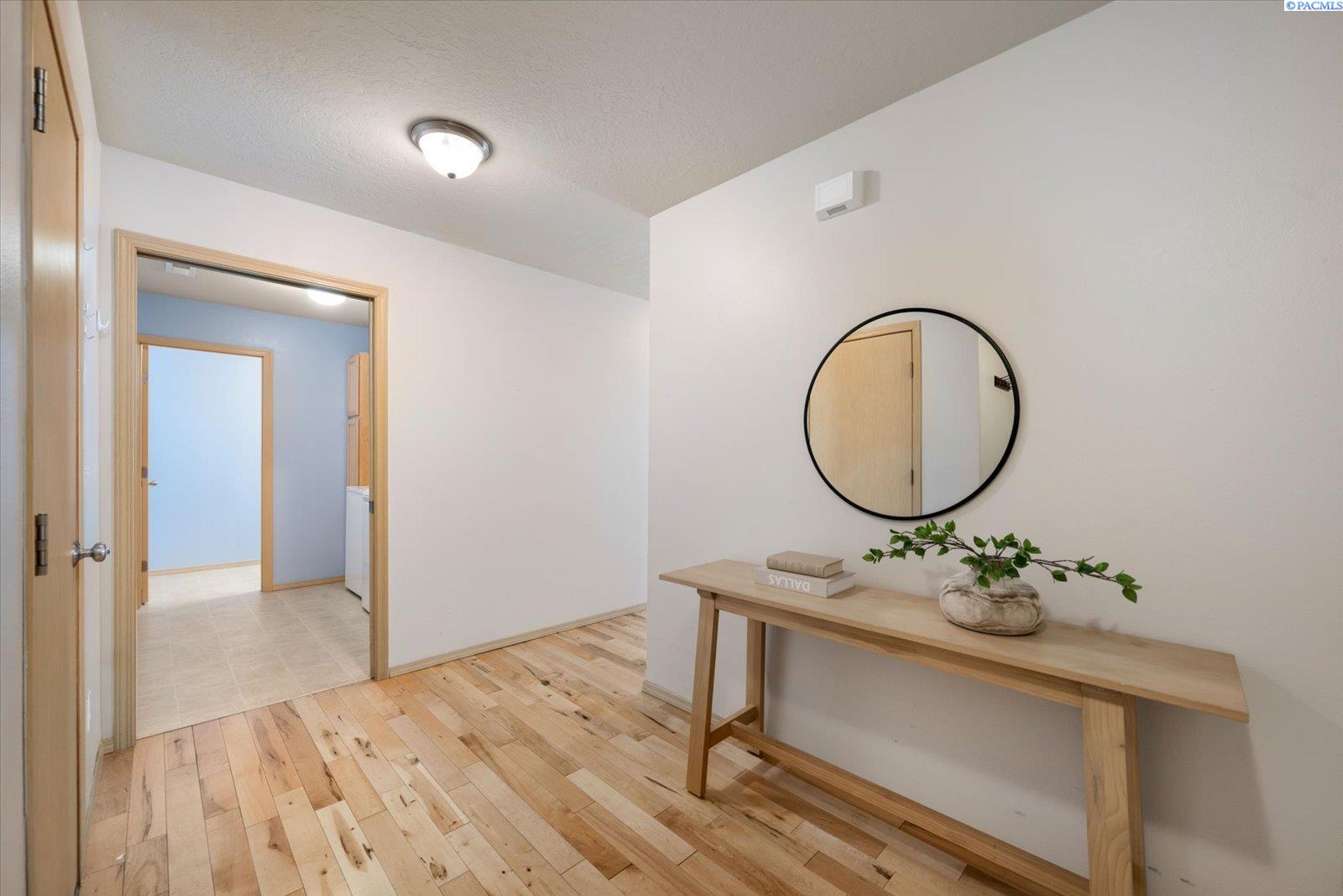 2553 Jason Loop, Richland, WA 99352