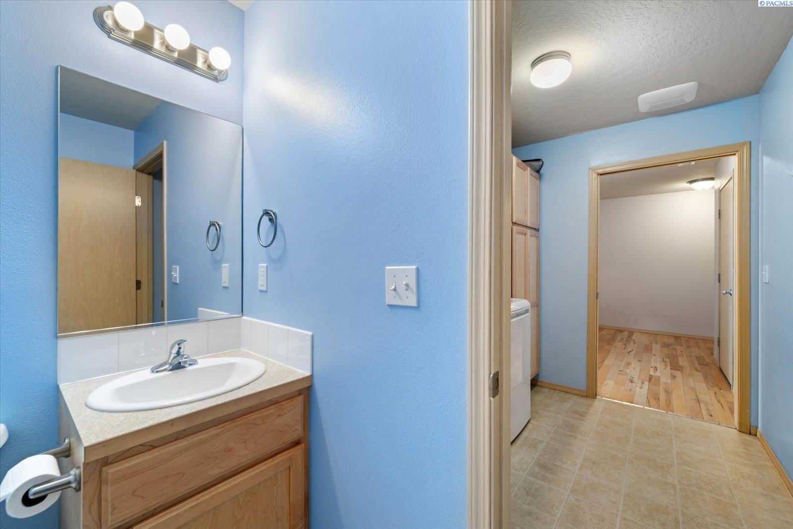2553 Jason Loop, Richland, WA 99352