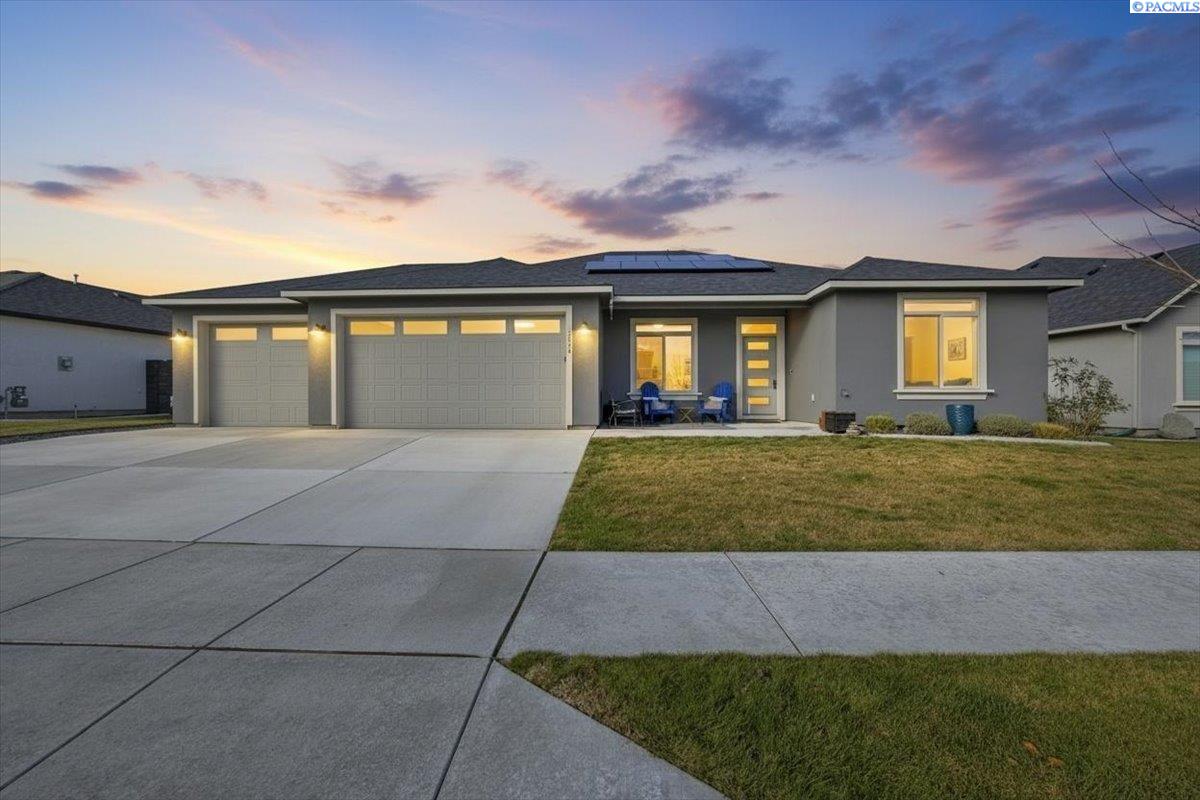 3016 Harrison St, Kennewick, WA 99338