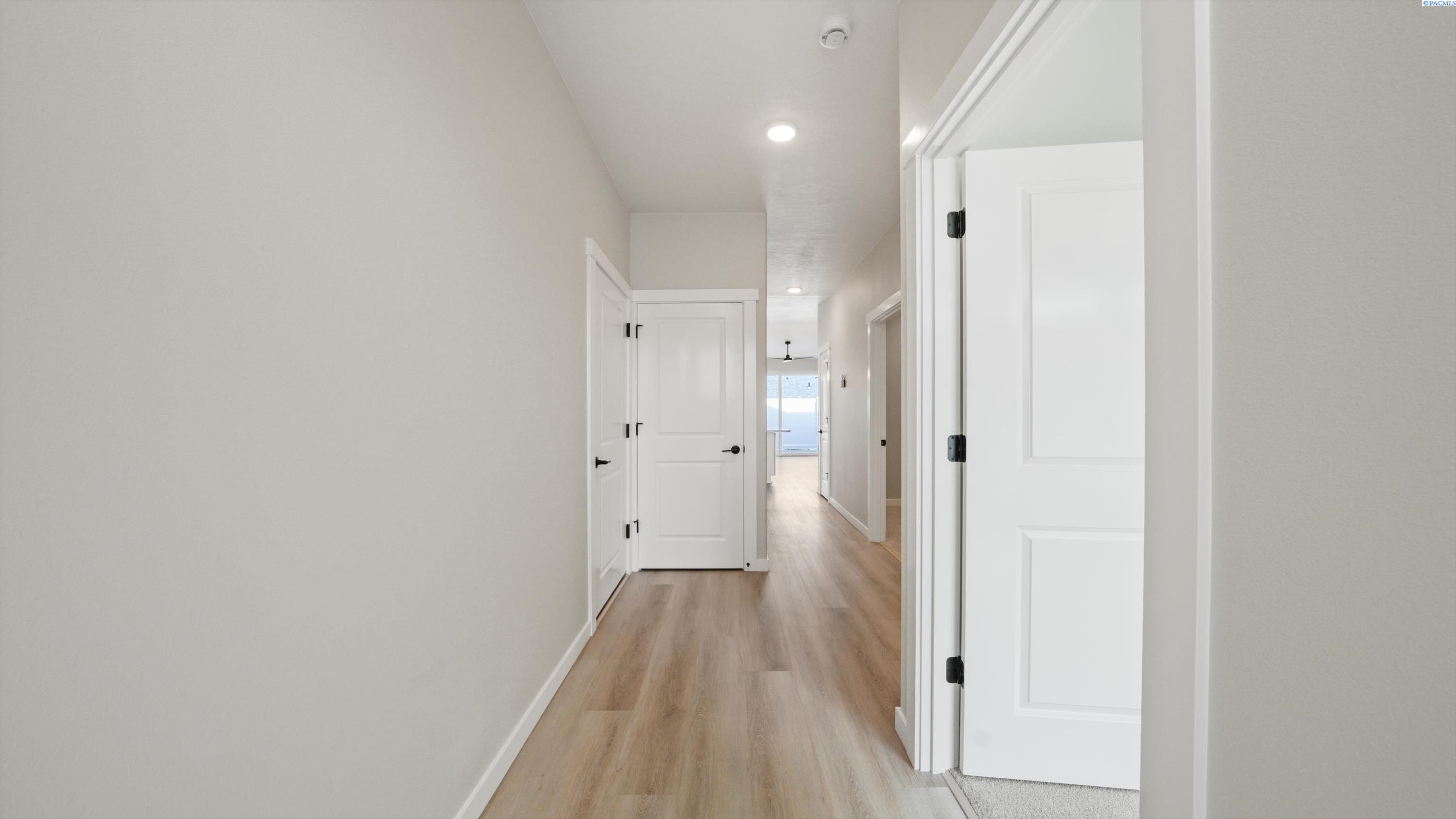 1374 Kalani Ct, West Richland WA 99353