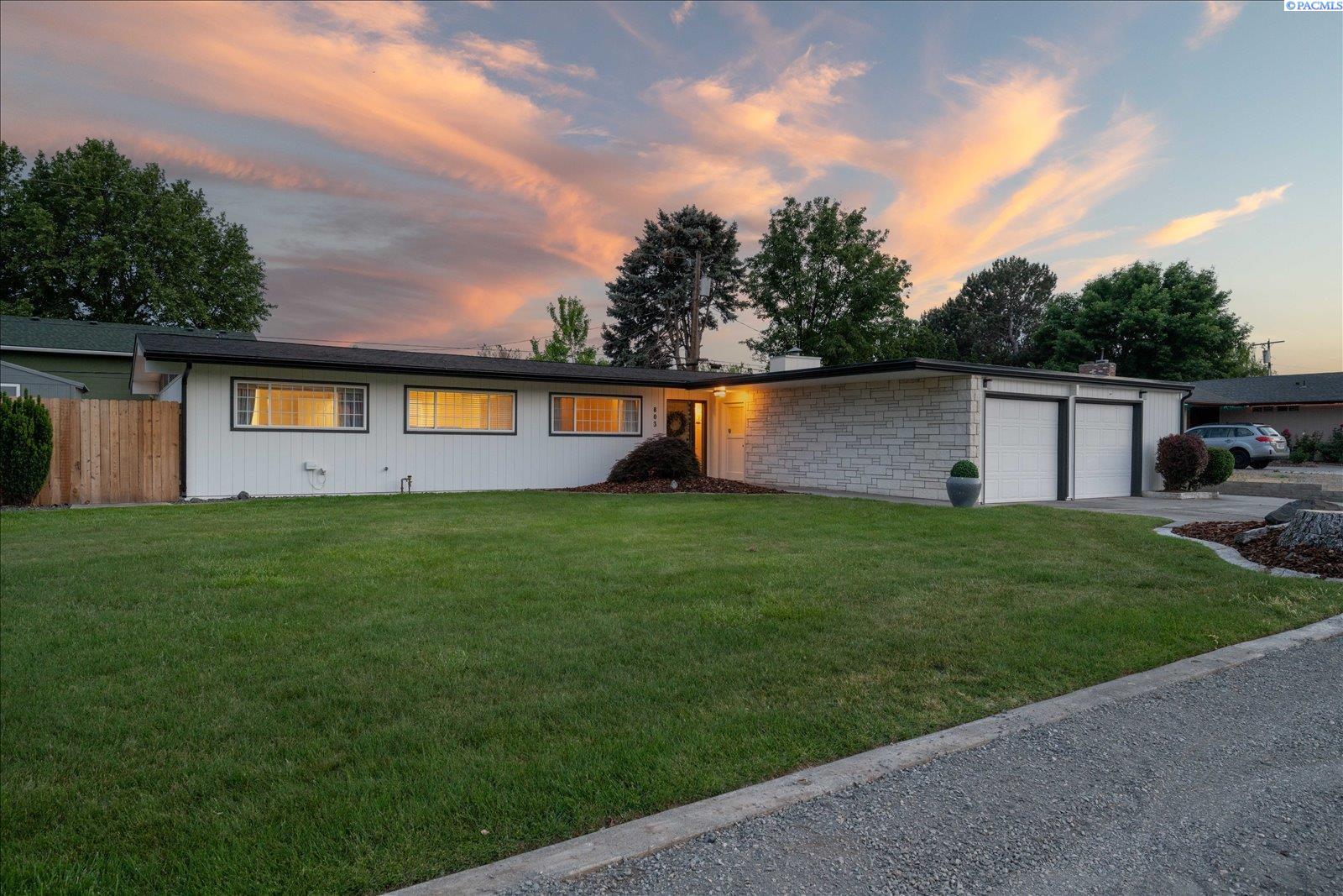 803 25th Ave, Kennewick, WA 99337