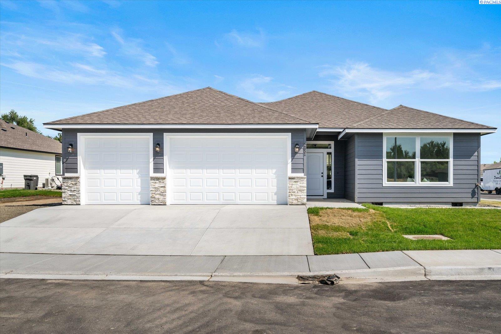 2851 S Alder St., Kennewick WA 99337