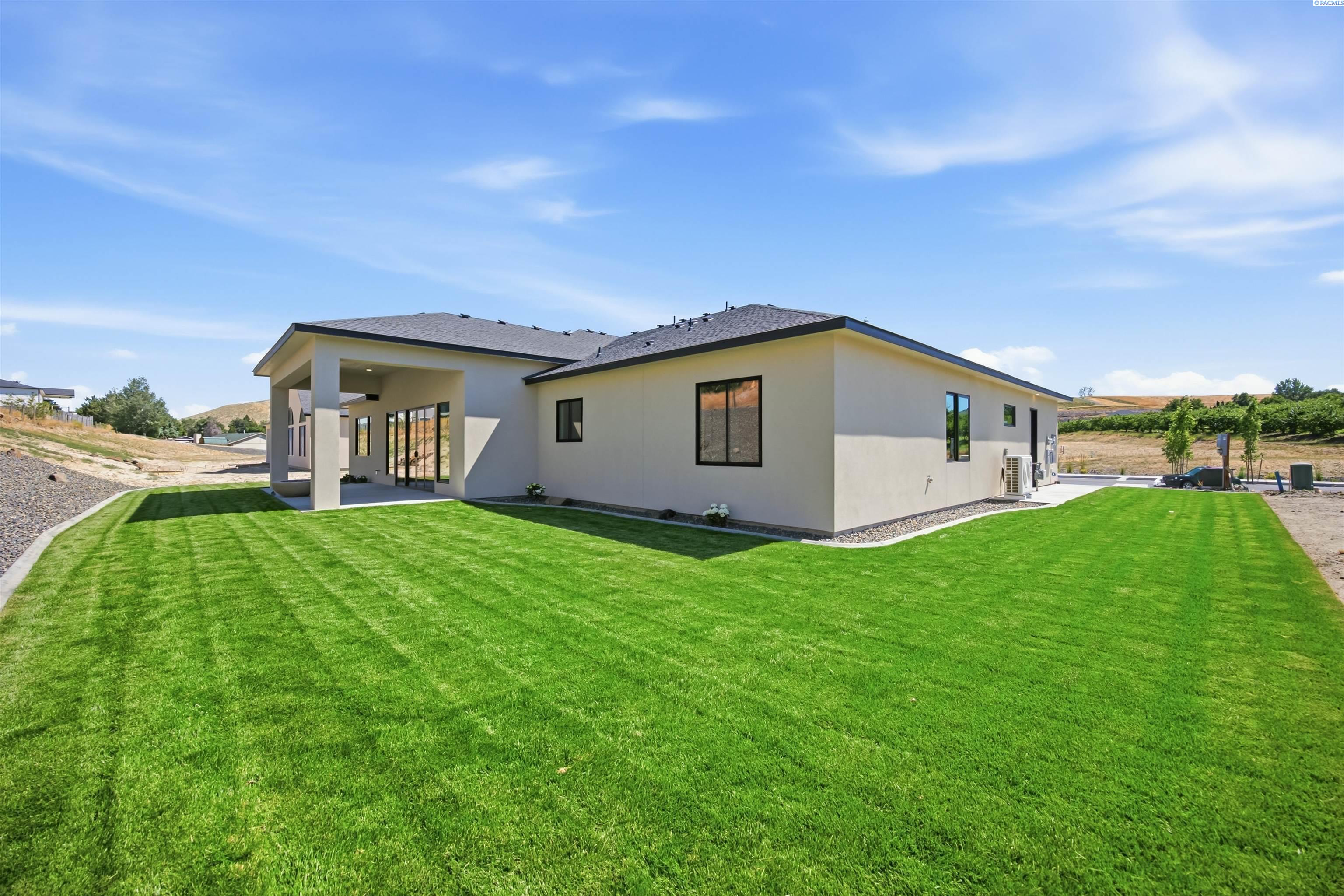 8034 12th Ave, Kennewick, WA 99338