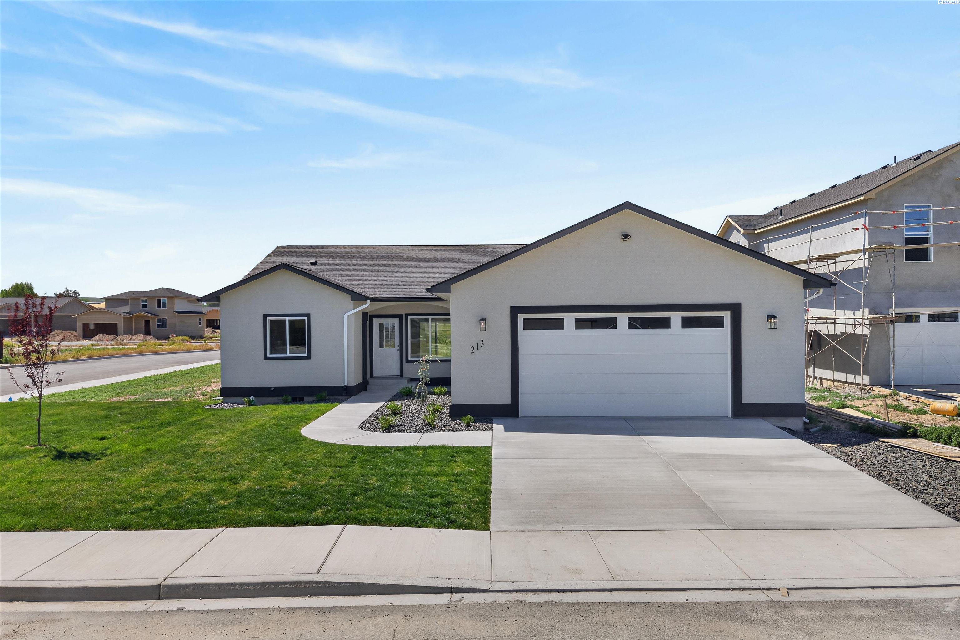 213 Victoria St, Sunnyside WA 98944