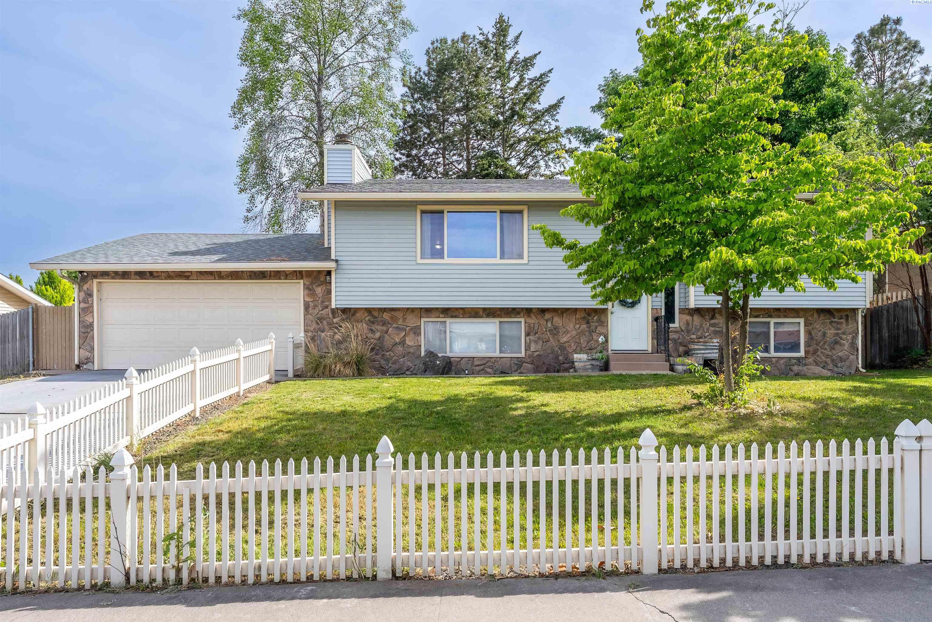 1201 15th Pl, Kennewick, WA 99337