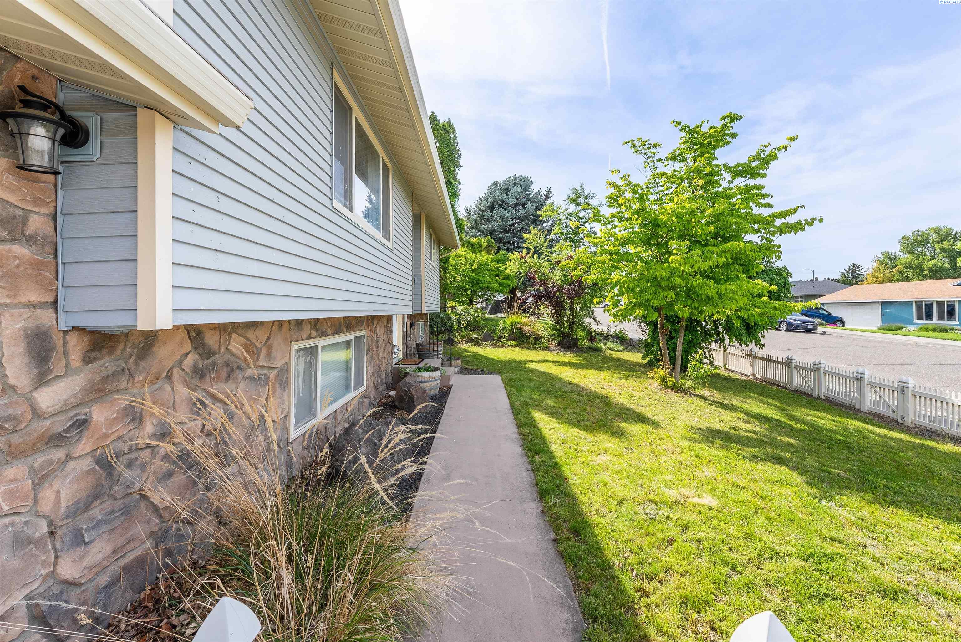 1201 15th Pl, Kennewick, WA 99337