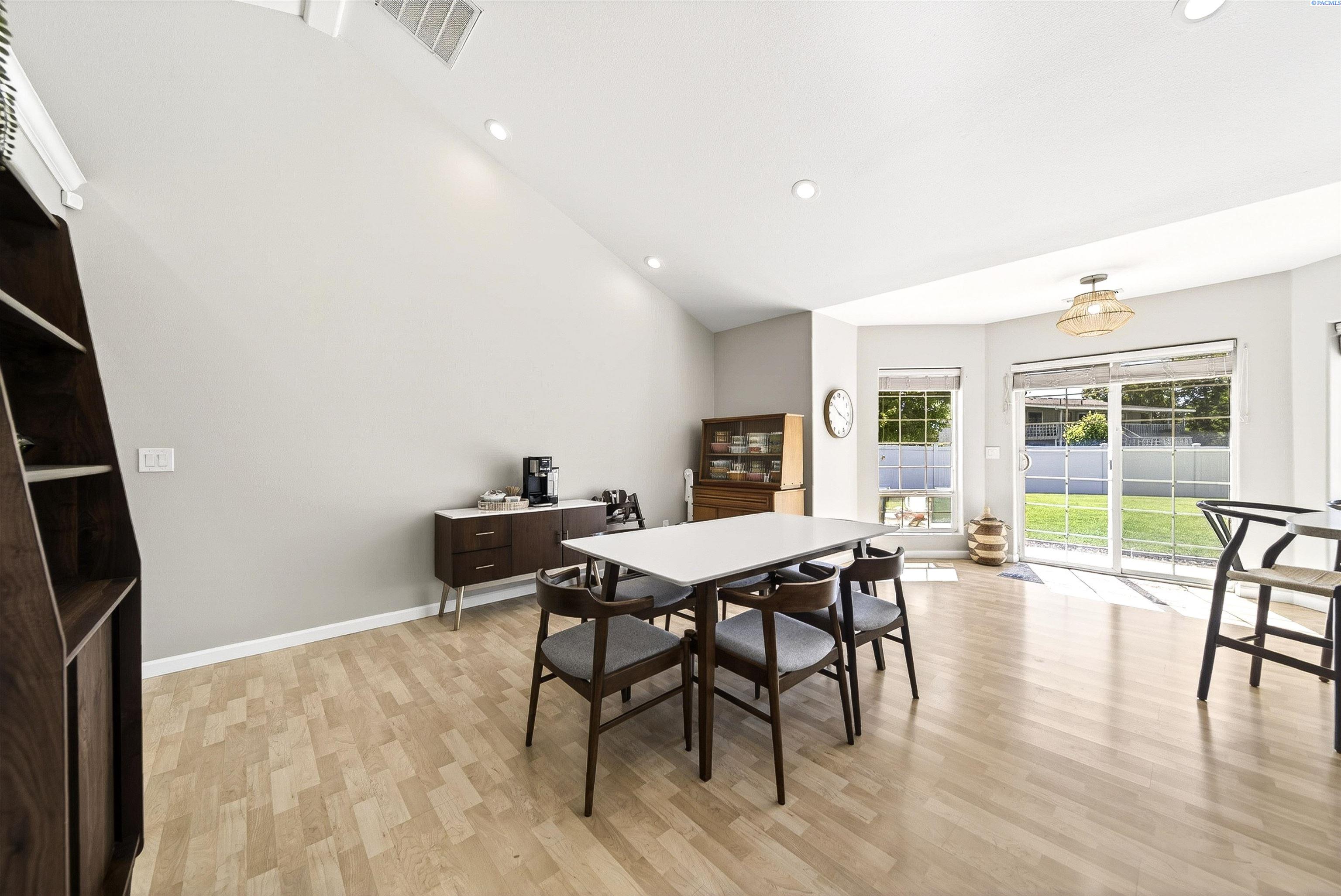 4805 Robin Ct, West Richland, WA 99353