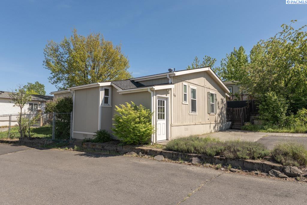 260 NW Golden Hills Dr #50, Pullman WA 99163