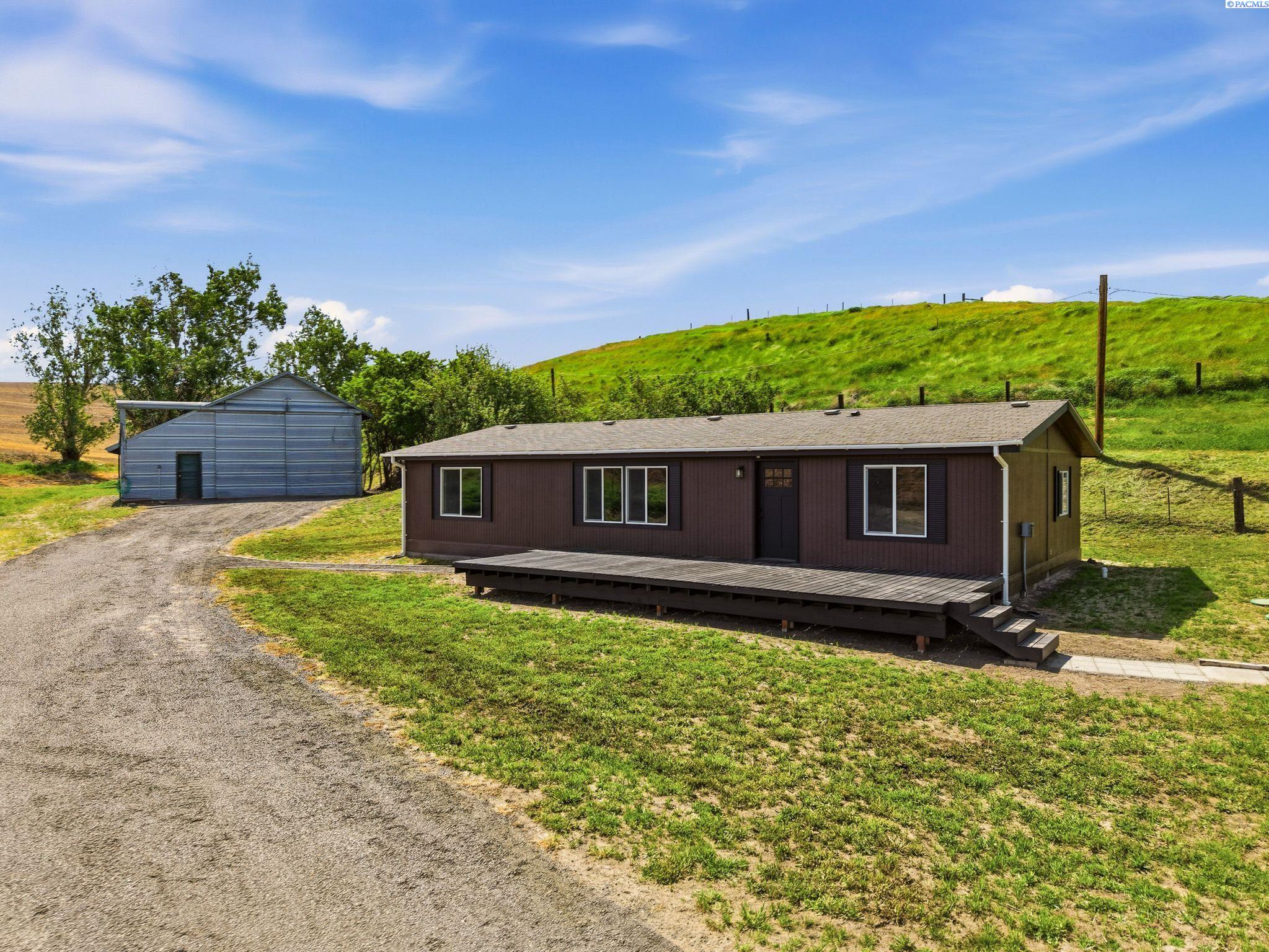 2771 Rogers Rd, St. John WA 99171