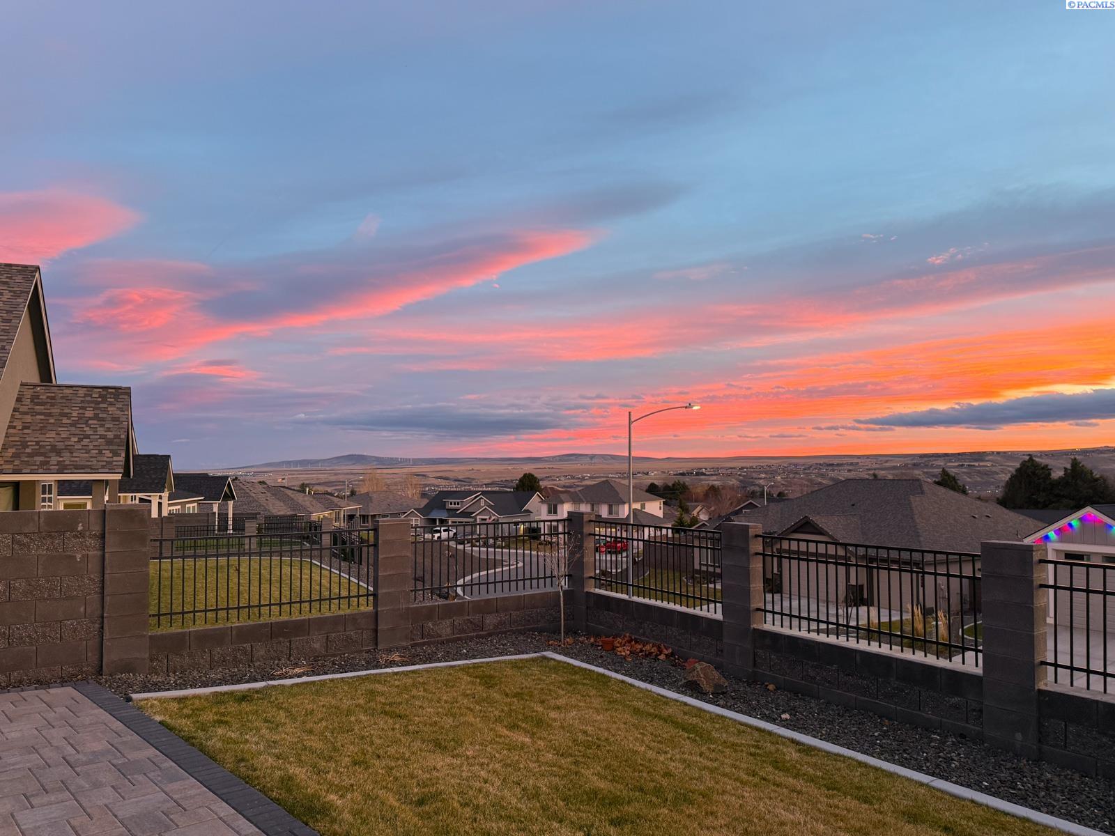 365 Ventus St, Richland, WA 99352