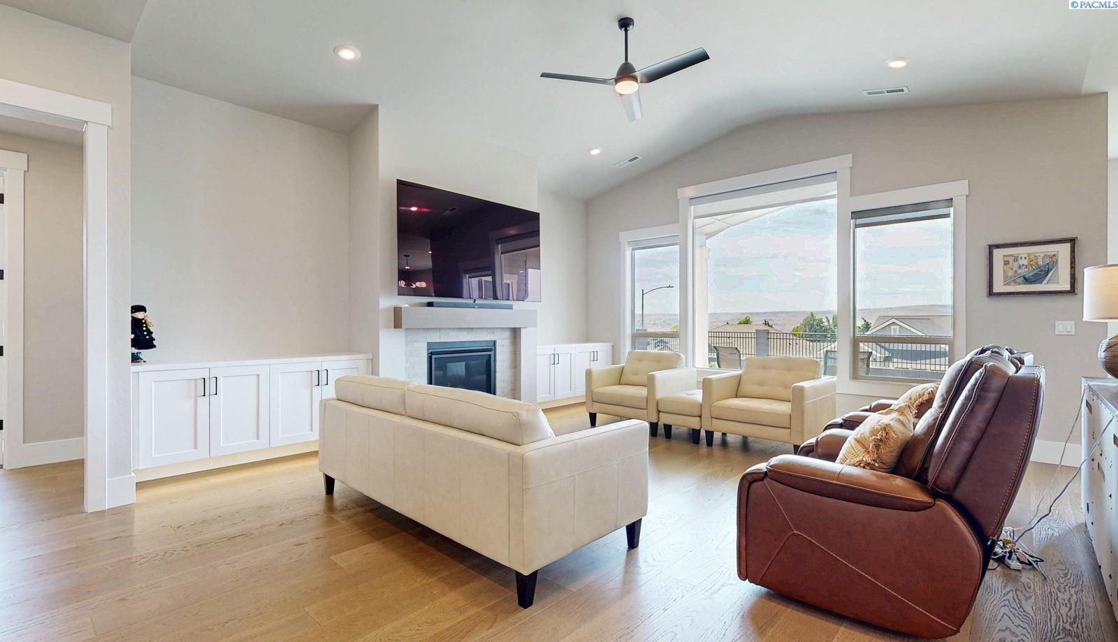 365 Ventus St, Richland, WA 99352