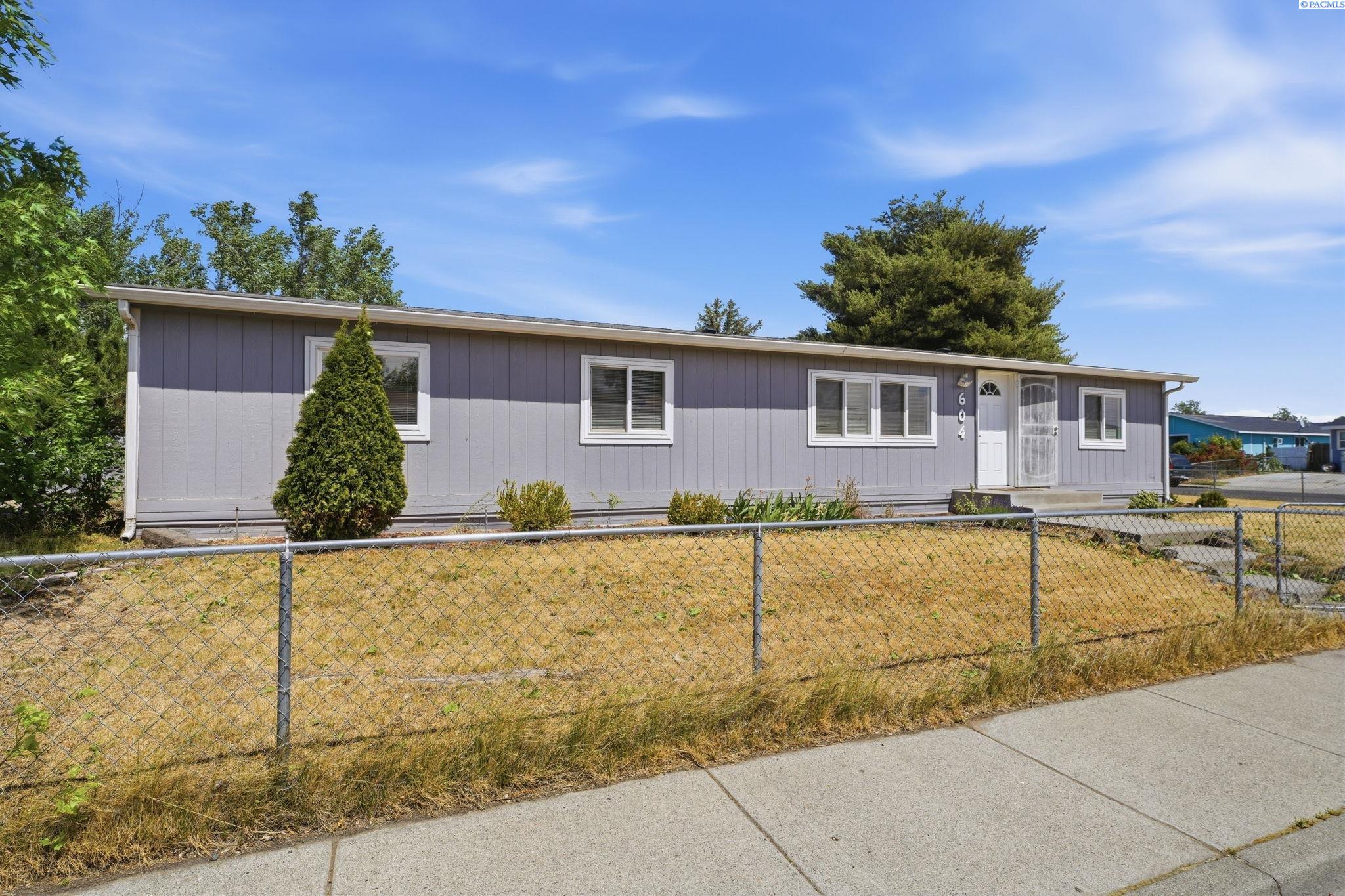 604 Elm Ave, Pasco, WA 99301