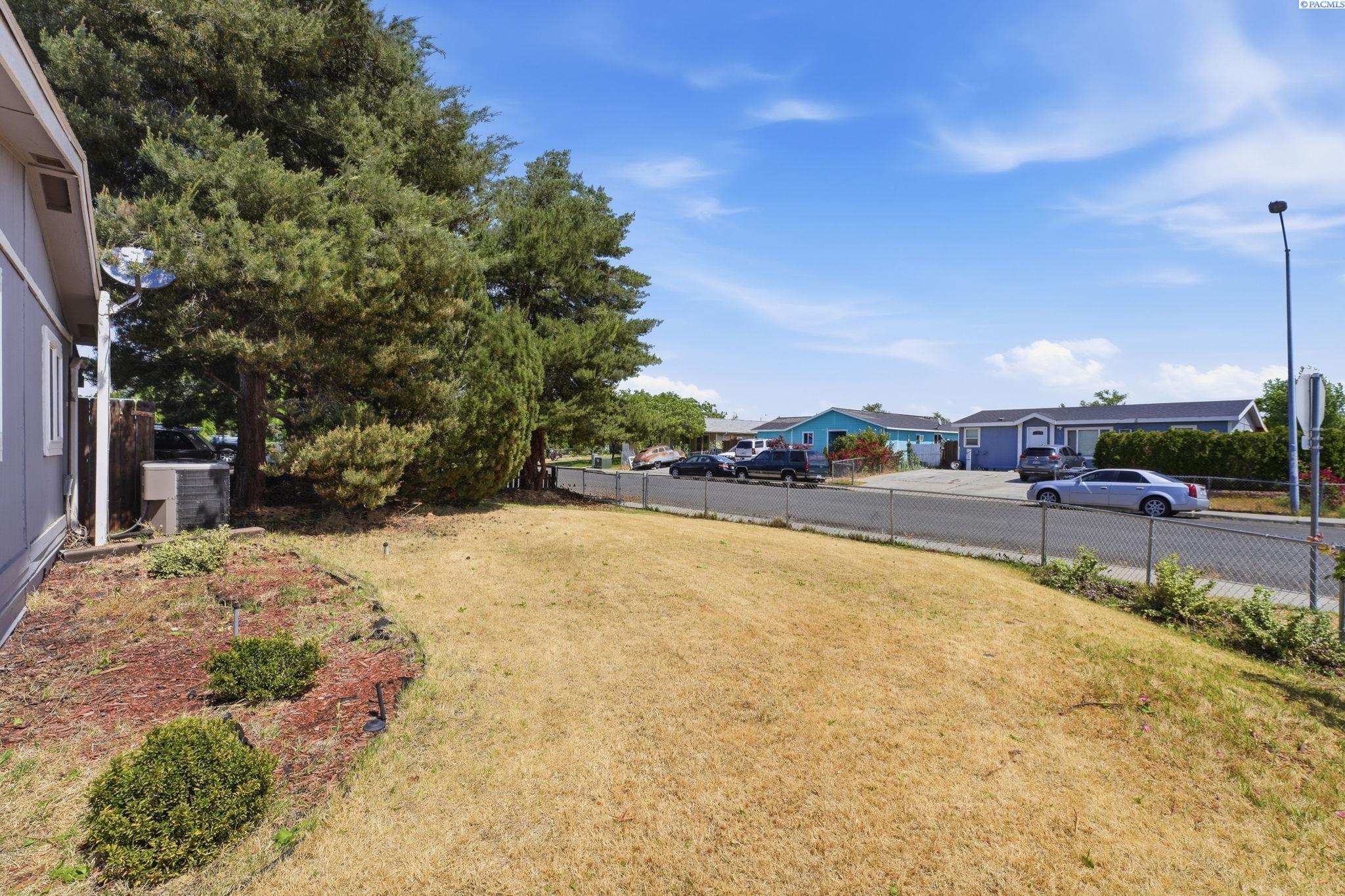 604 Elm Ave, Pasco, WA 99301