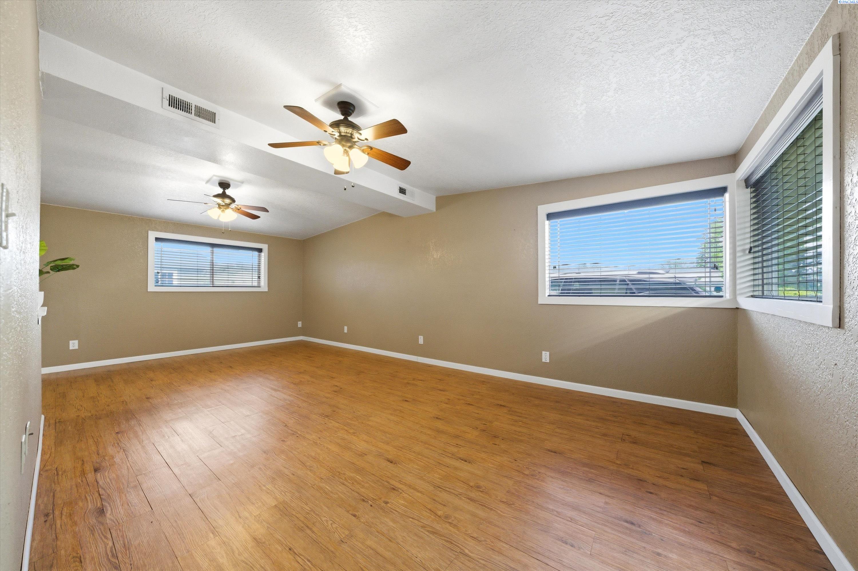 4 23rd , Kennewick, WA 99337