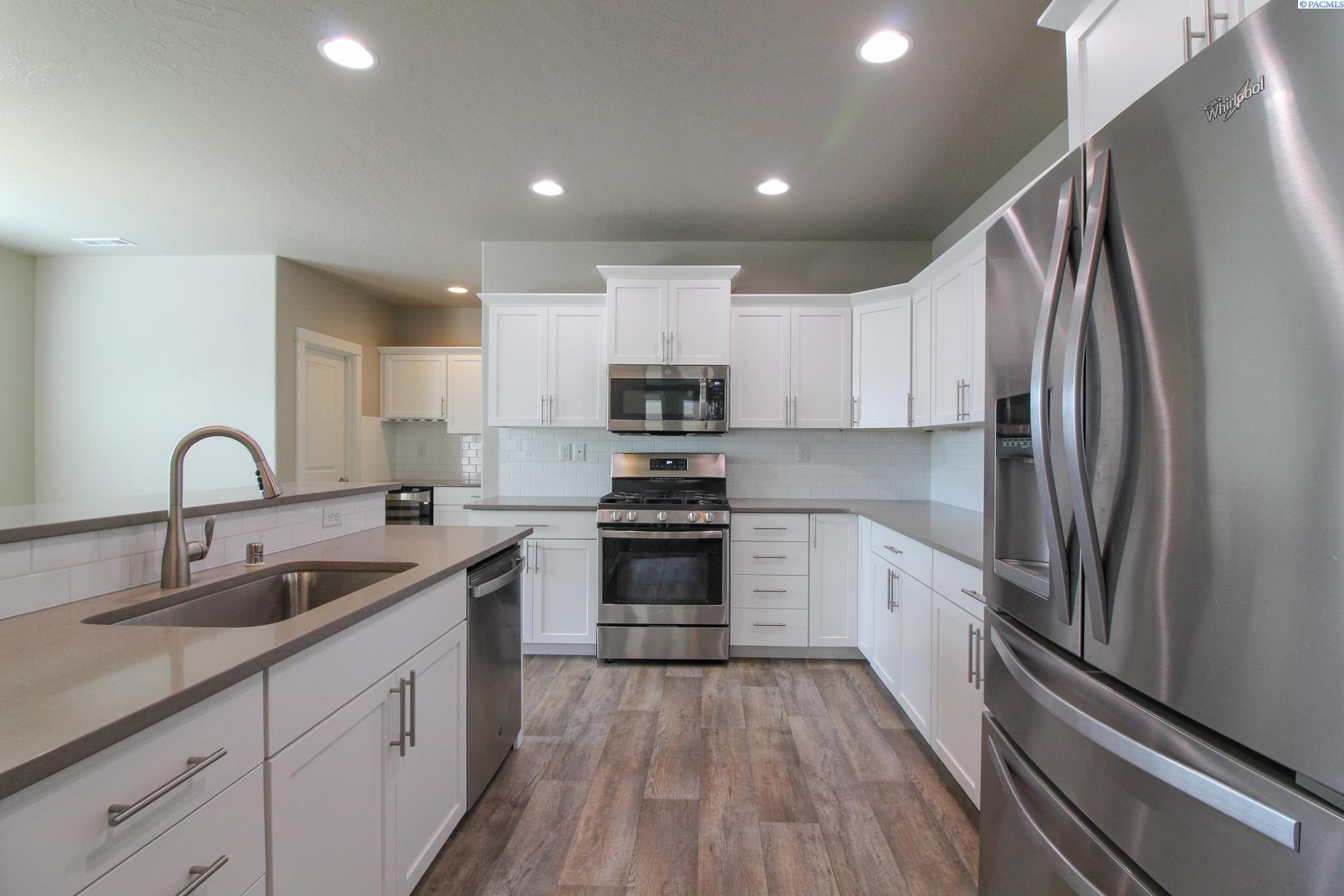 3073 Duval Loop, Richland, WA 99352