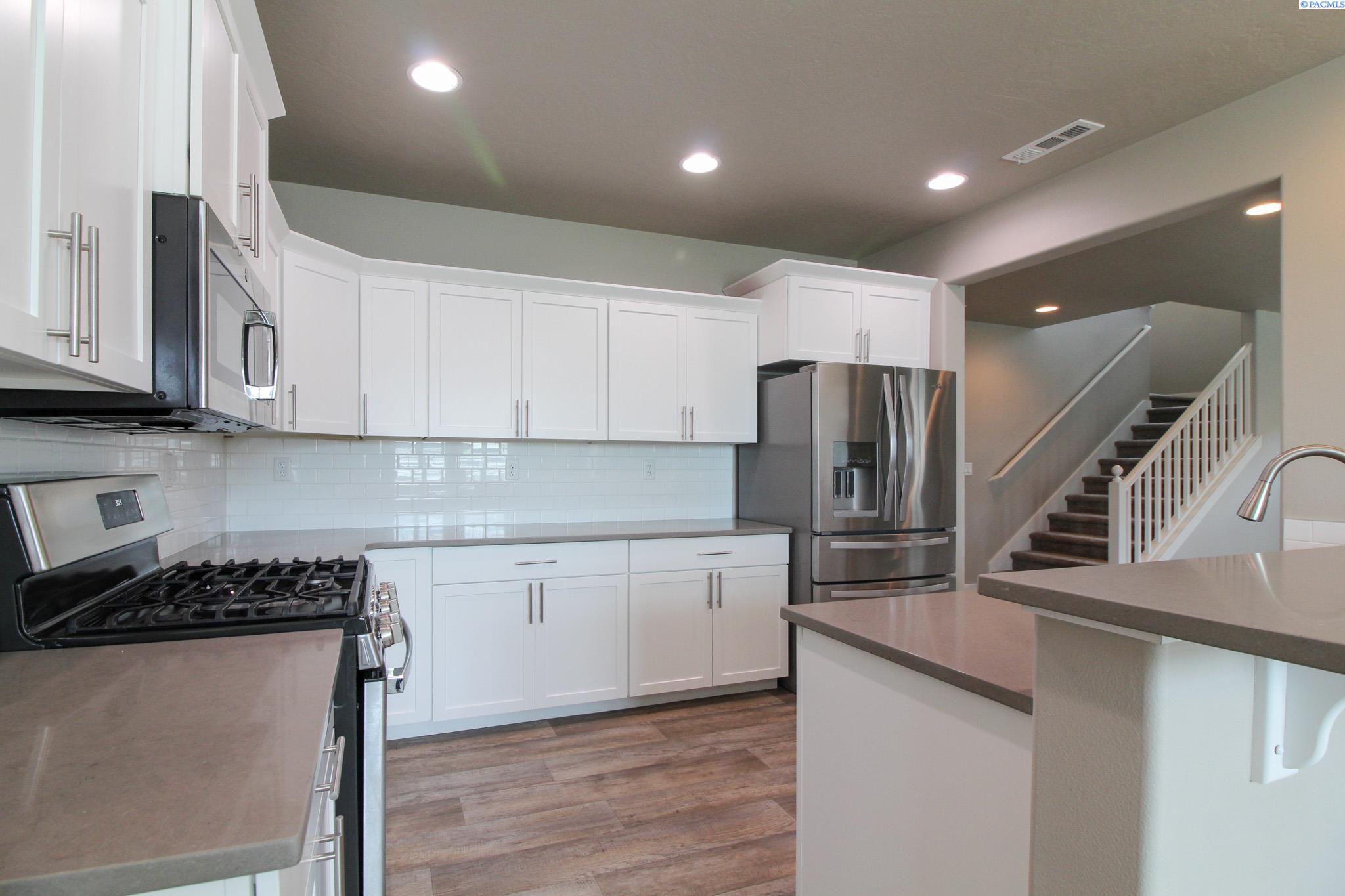 3073 Duval Loop, Richland, WA 99352