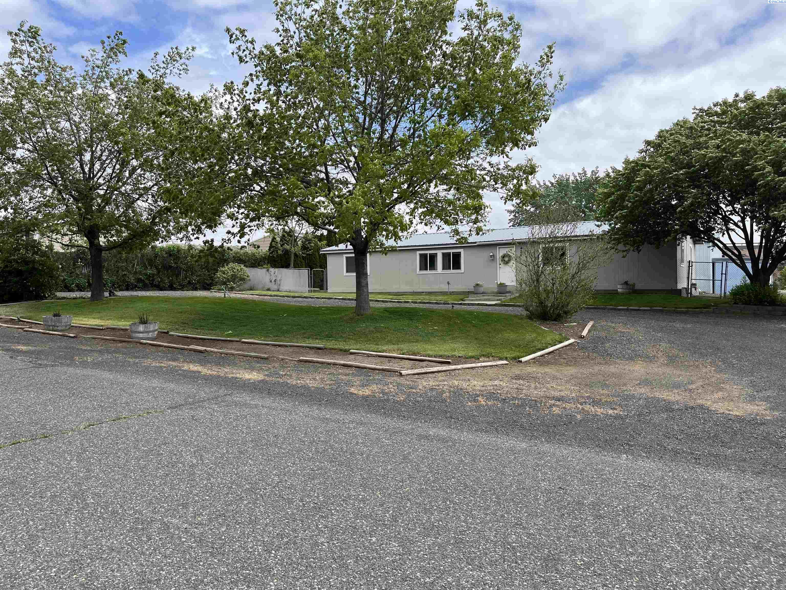420 Ephrata St, Connell, WA 99326