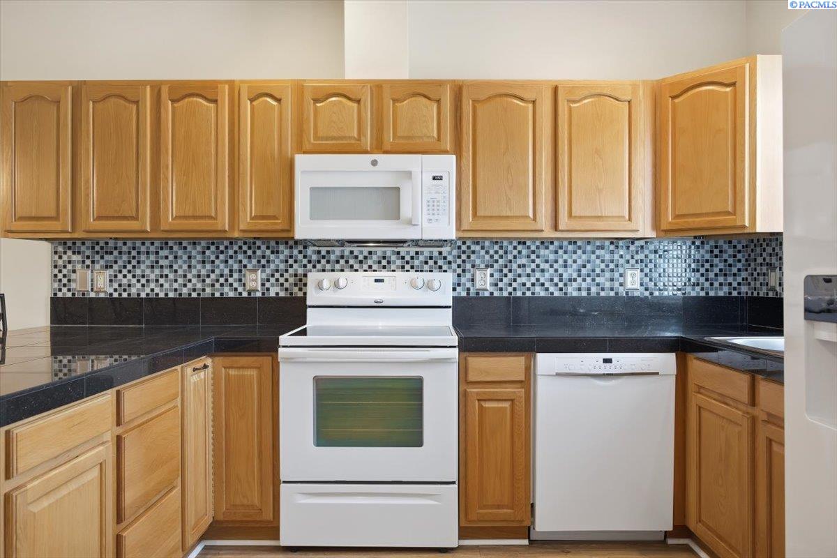579 Grant St, Kennewick, WA 99336