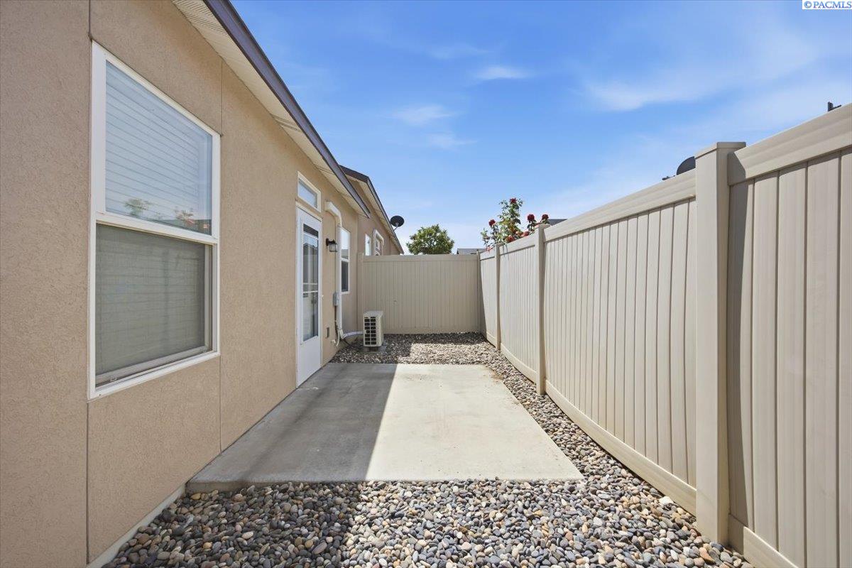 579 Grant St, Kennewick, WA 99336