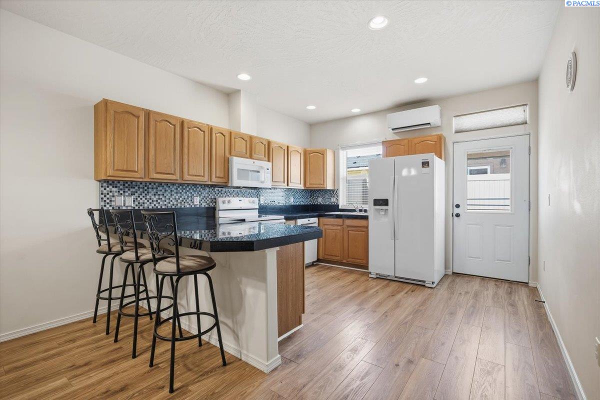 579 Grant St, Kennewick, WA 99336