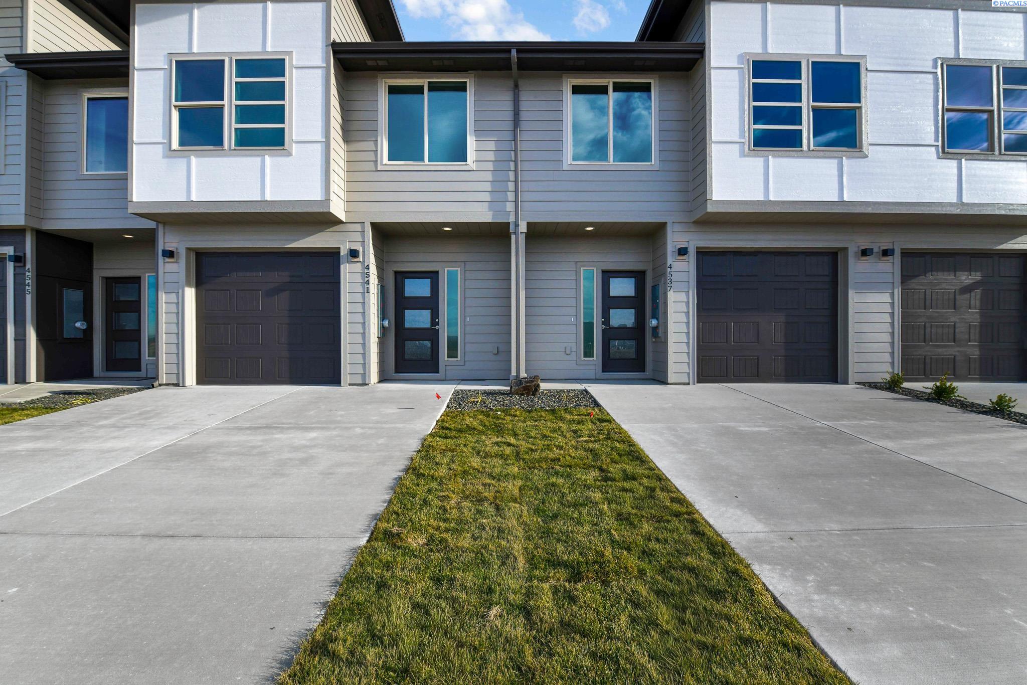 4541 Road 114 , Pasco, WA 99301