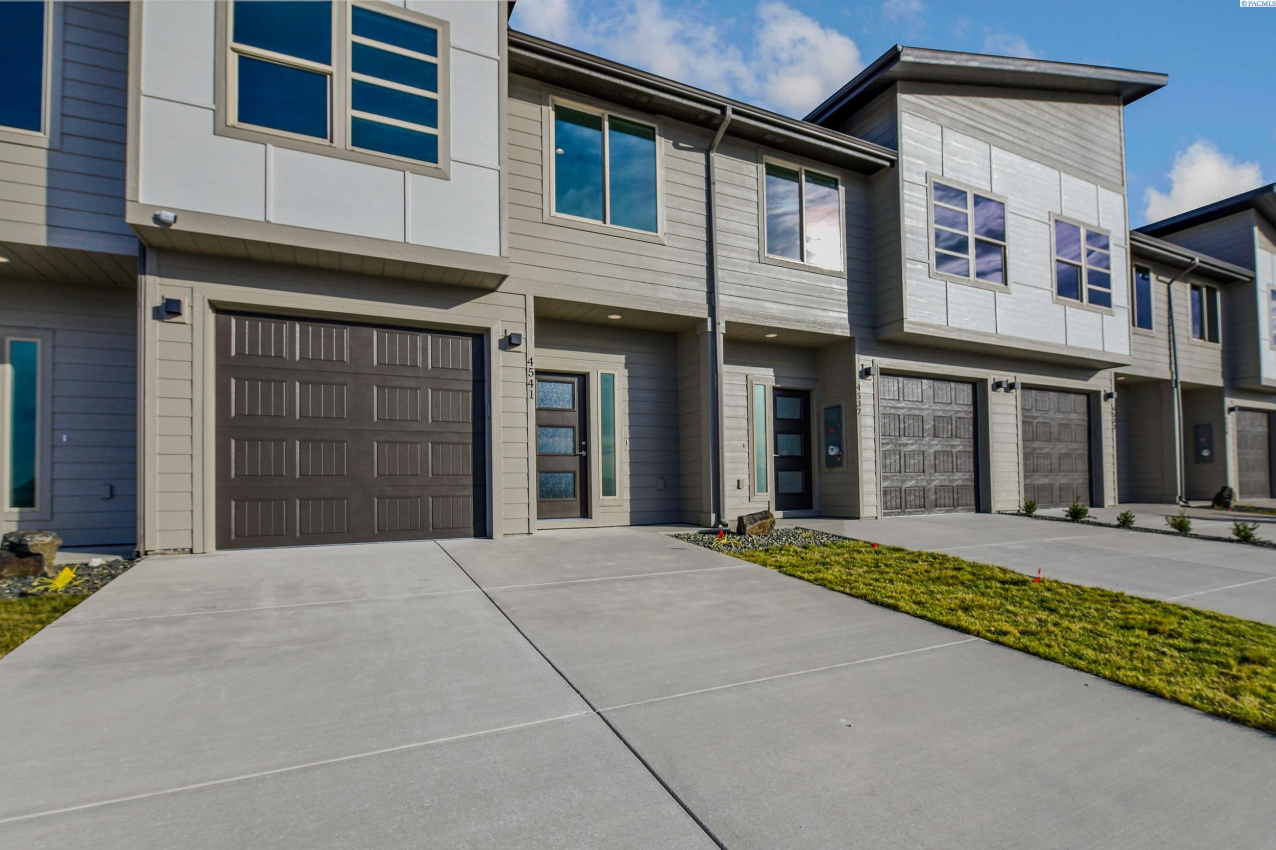 4537 Road 114 , Pasco, WA 99301