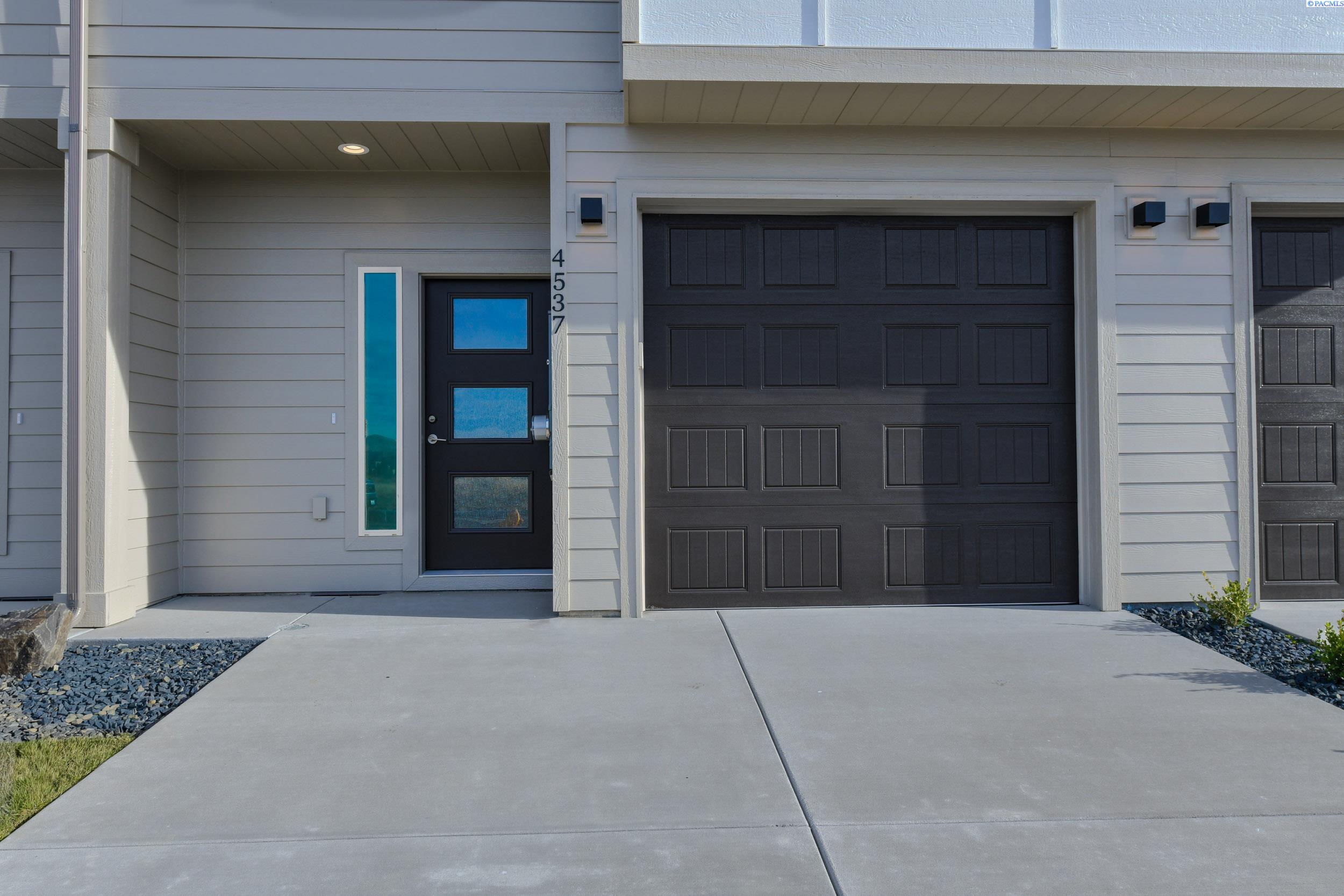4537 Road 114 , Pasco, WA 99301