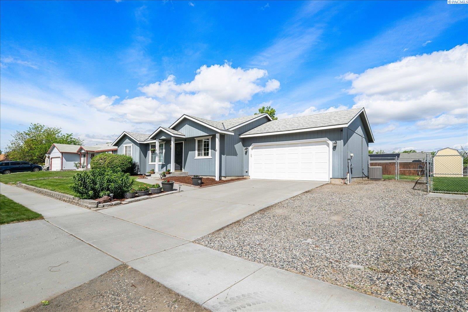 4911 Kalahari Dr, Pasco, WA 99301