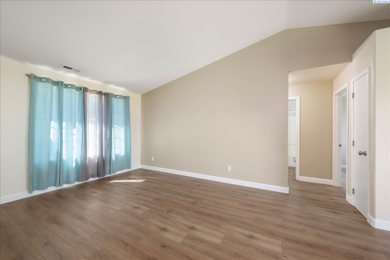 4911 Kalahari Dr, Pasco, WA 99301