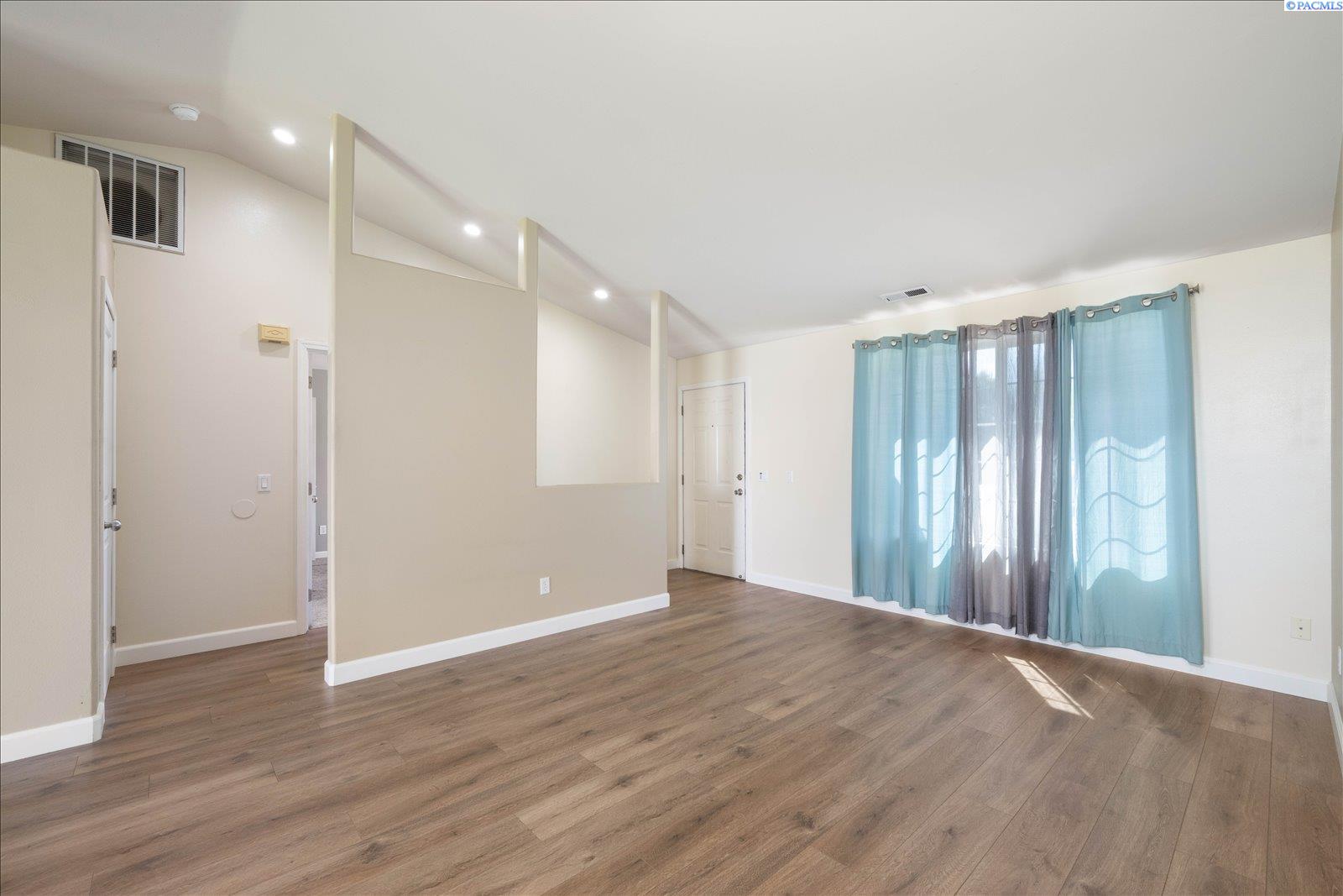 4911 Kalahari Dr, Pasco, WA 99301