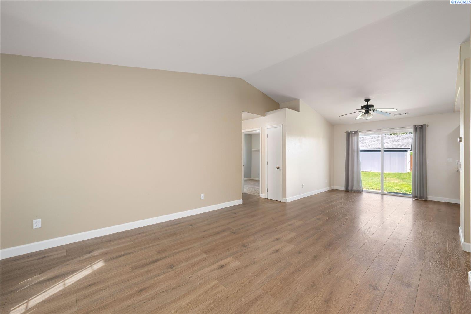 4911 Kalahari Dr, Pasco, WA 99301